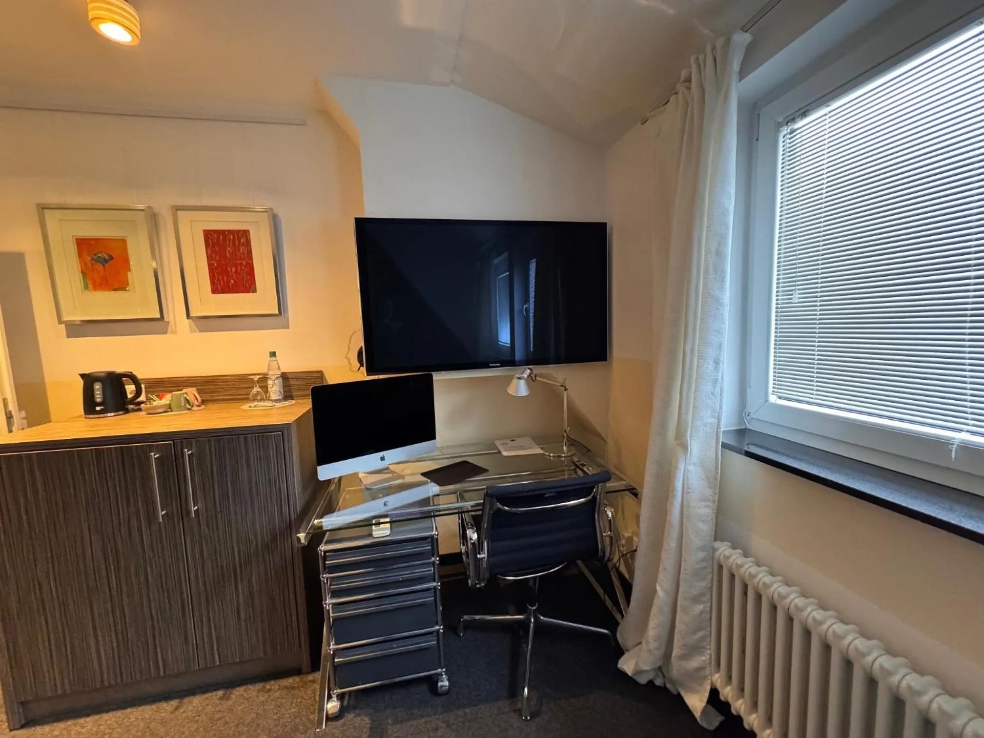 TV and multimedia in Apart Hotel Fulda