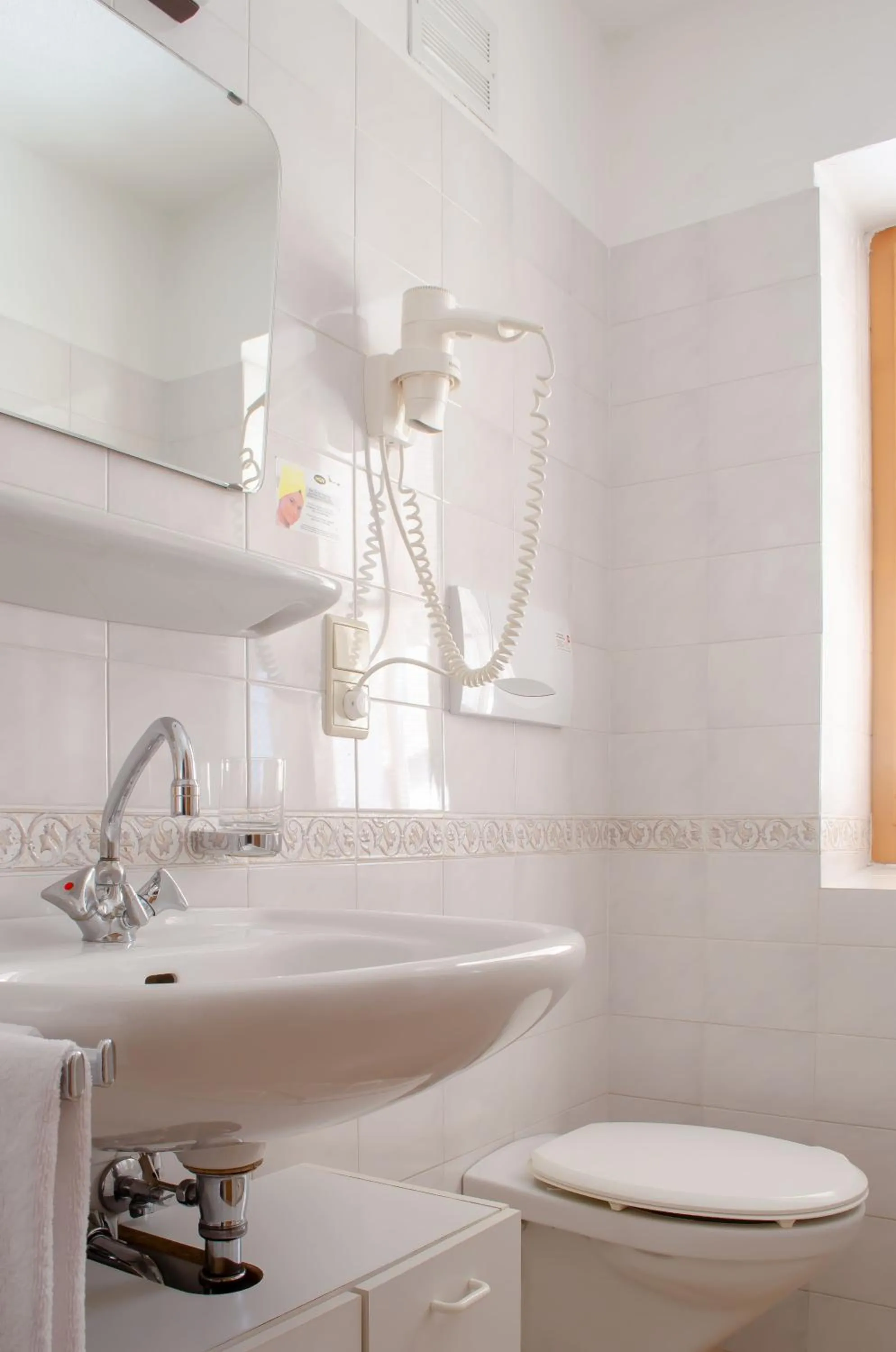 Bathroom in Hotel Fines