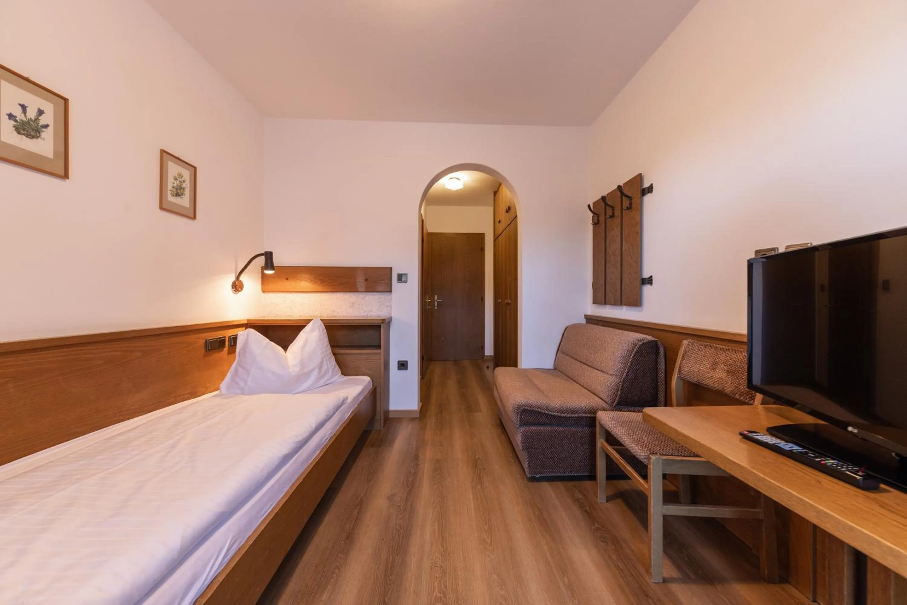 Photo of the whole room, Bed in Hotel Fines