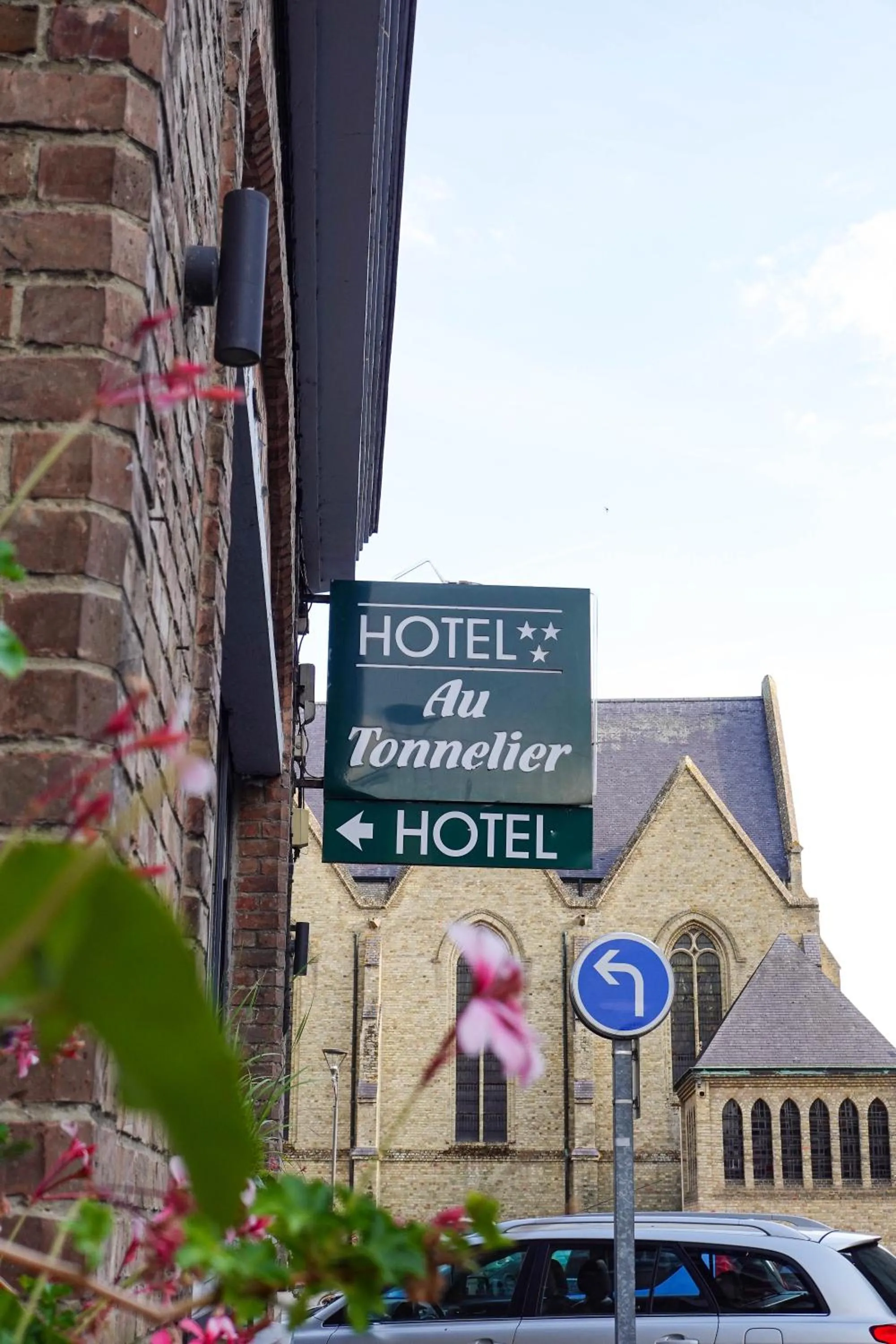 Facade/entrance in Hôtel - Restaurant Au Tonnelier