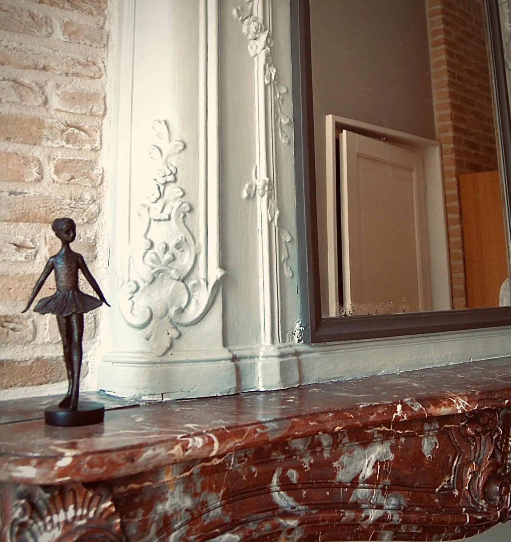 Decorative detail in Hôtel - Restaurant Au Tonnelier