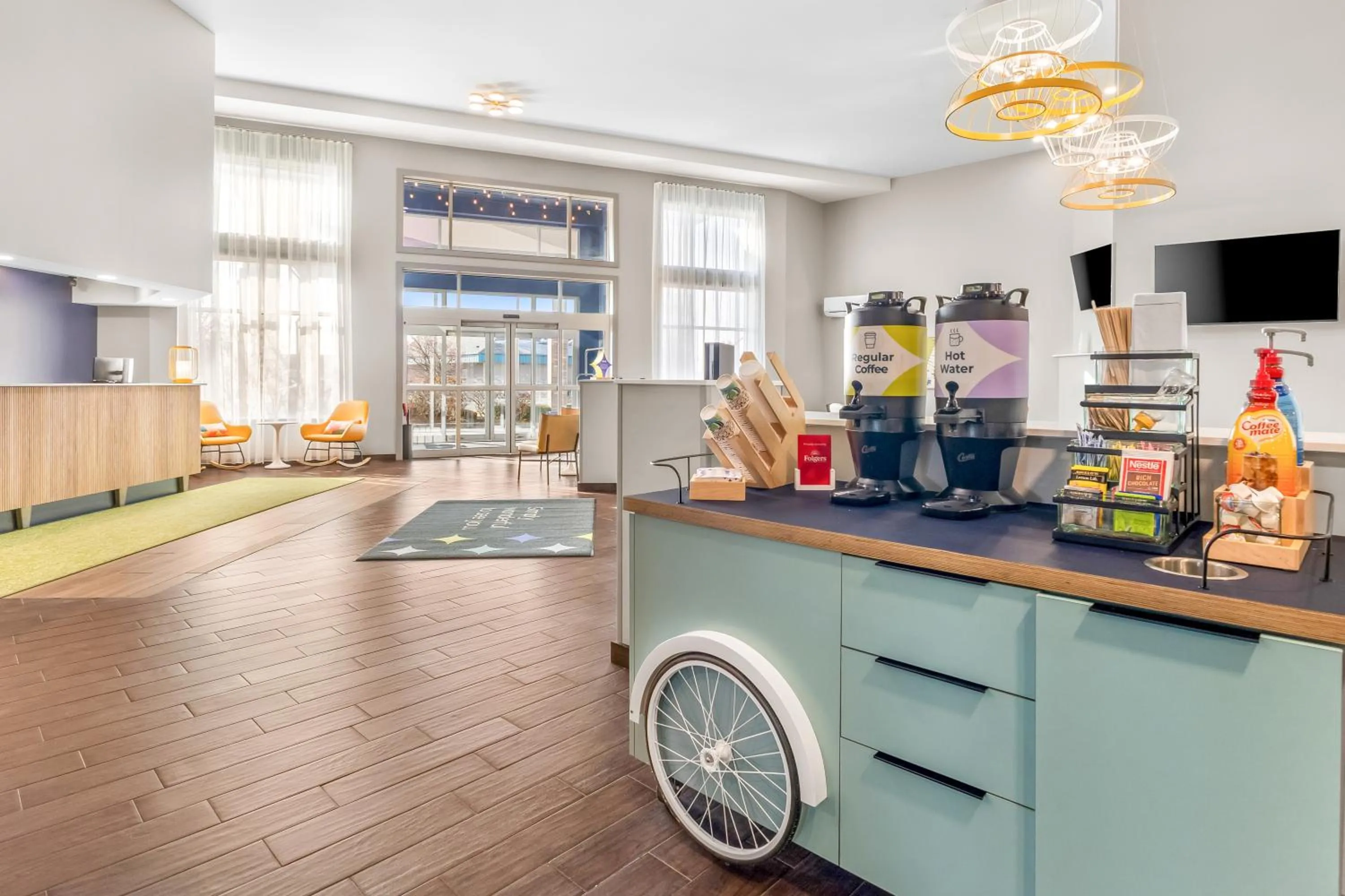 Coffee/tea facilities in Spark by Hilton Salt Lake City Central