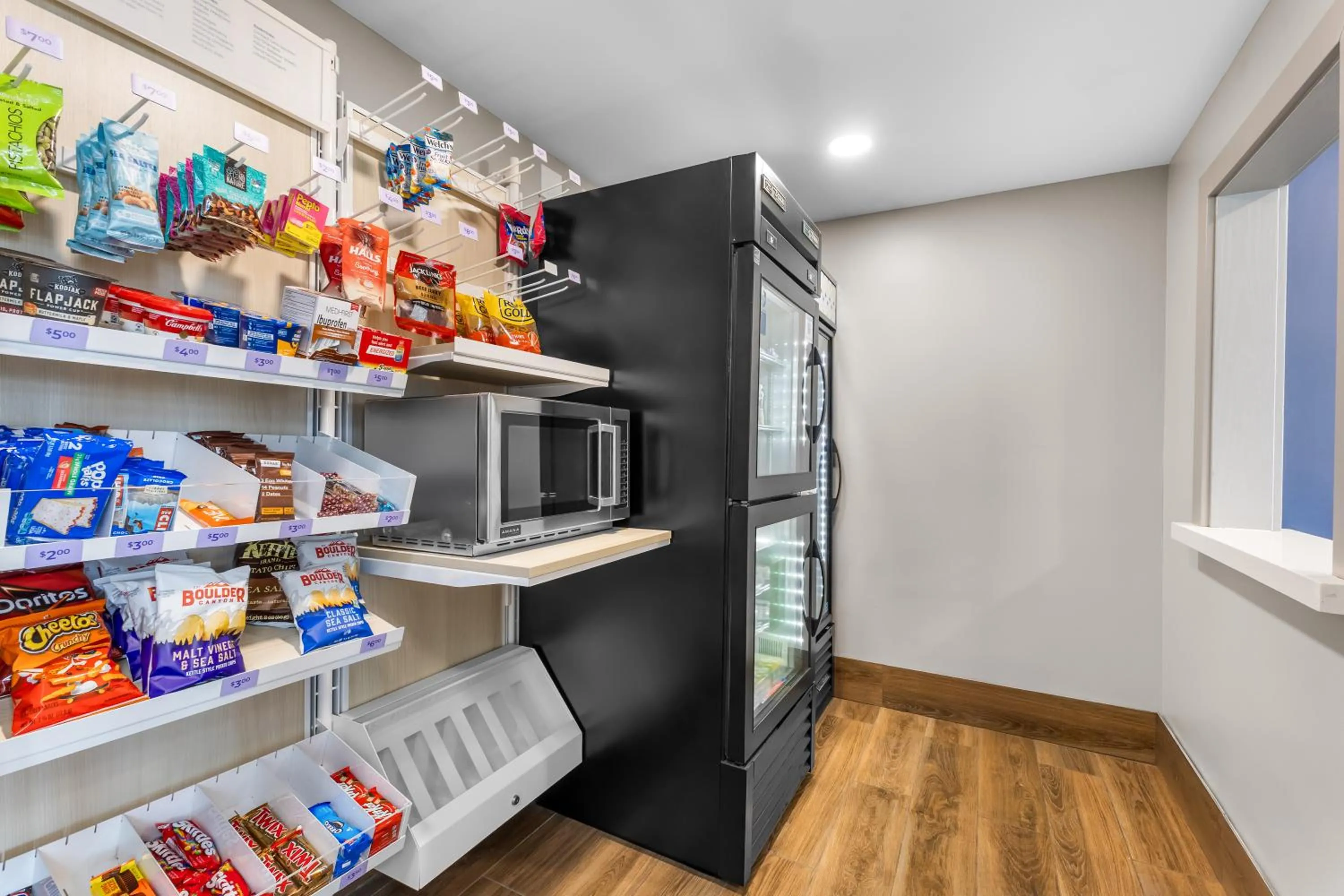 On-site shops in Spark by Hilton Salt Lake City Central