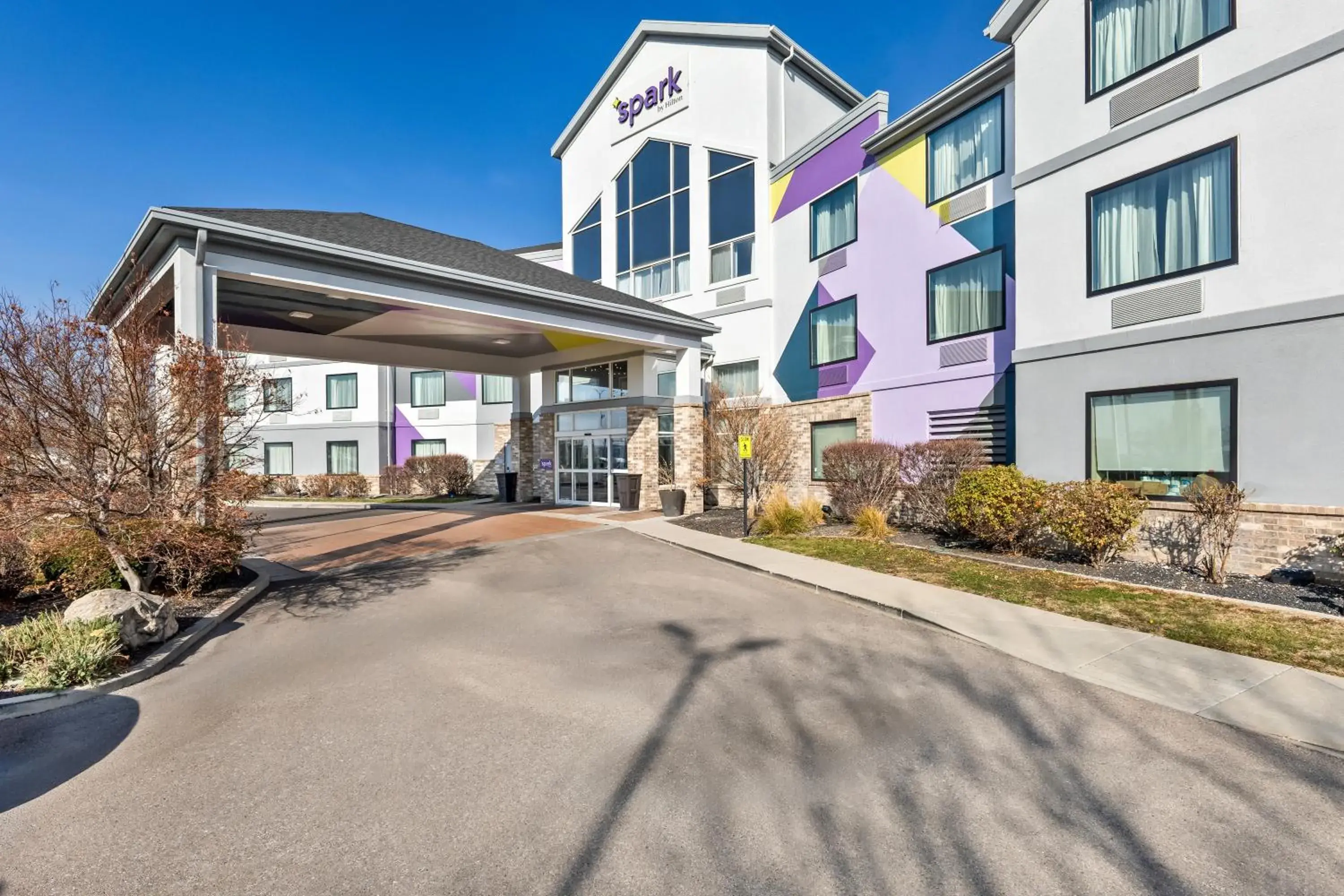 Property building in Spark by Hilton Salt Lake City Central Property building in Spark by Hilton Salt Lake City Central