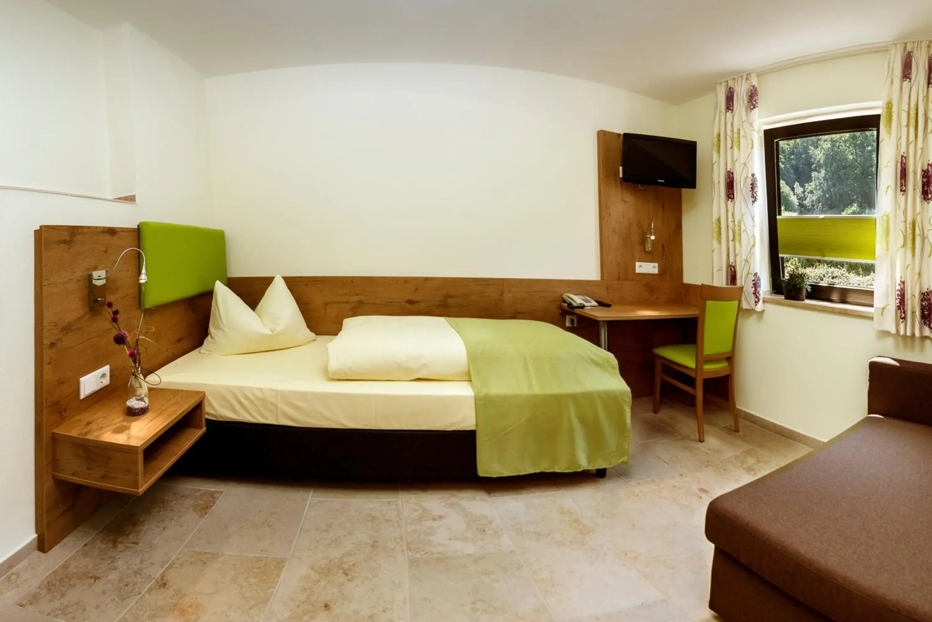 Comfort Single Room in Hotel-Restaurant Bauer-Keller Comfort Single Room in Hotel-Restaurant Bauer-Keller