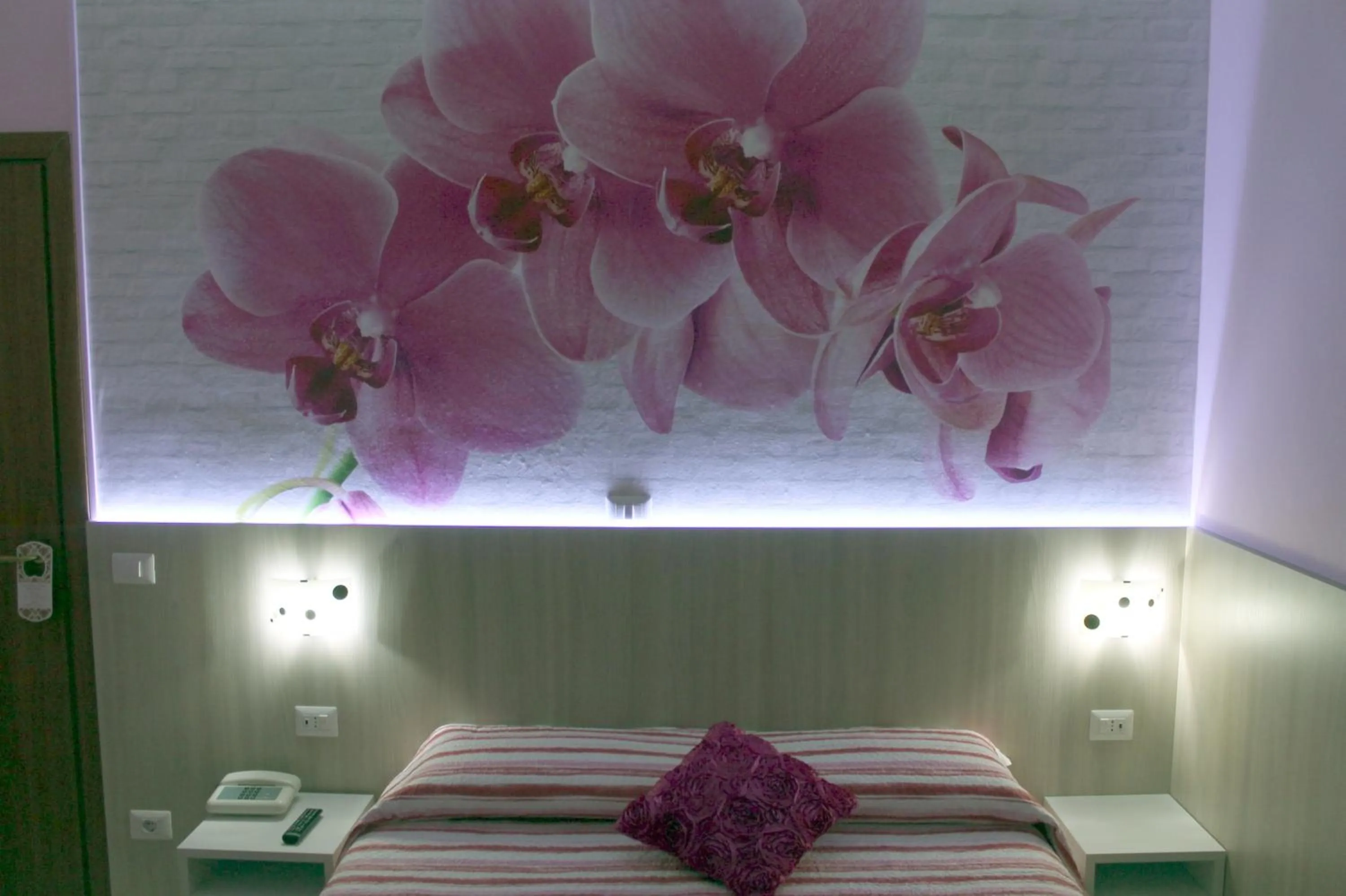 Photo of the whole room, Bed in Albergo Paradiso