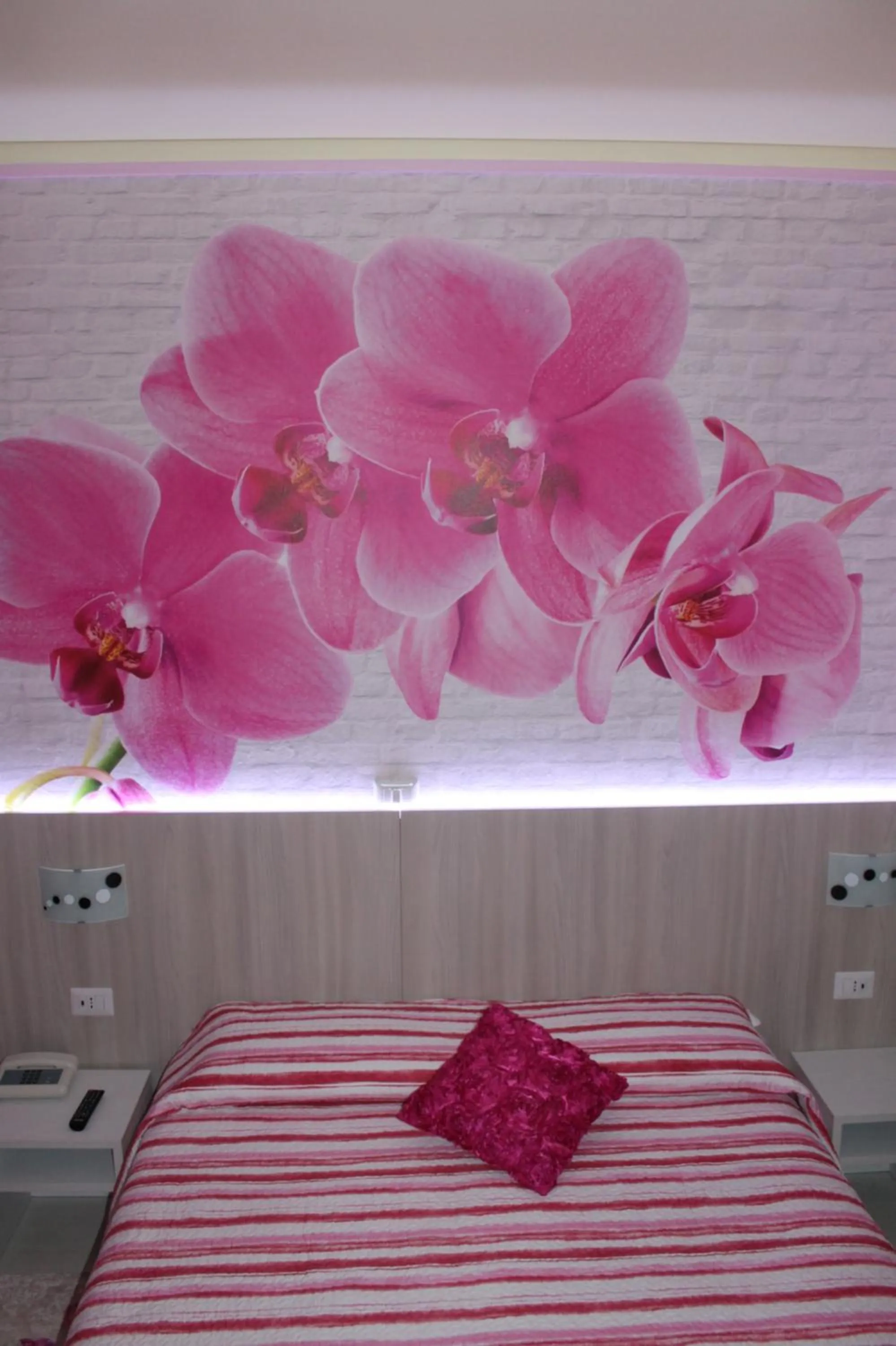 Bed in Albergo Paradiso