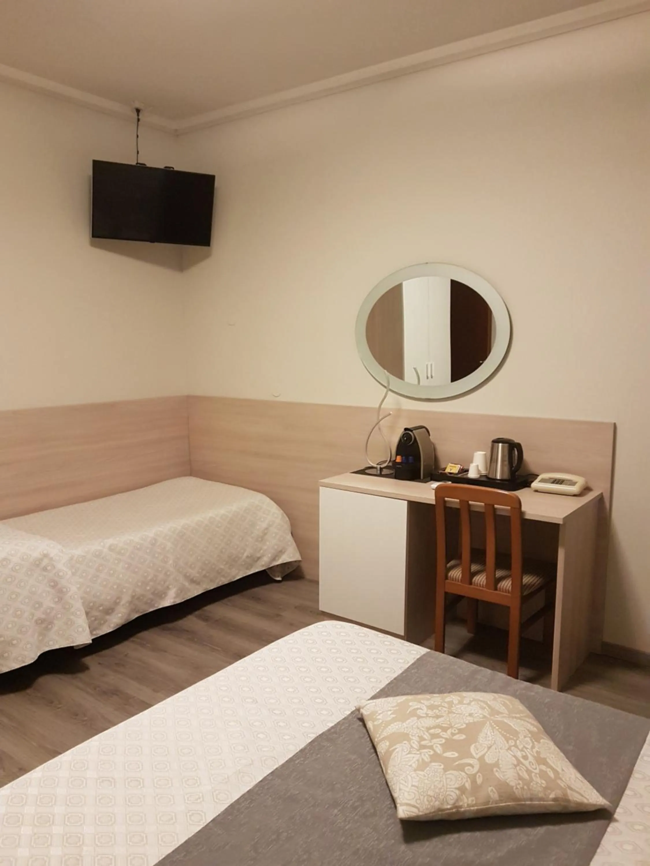 Bed in Albergo Paradiso