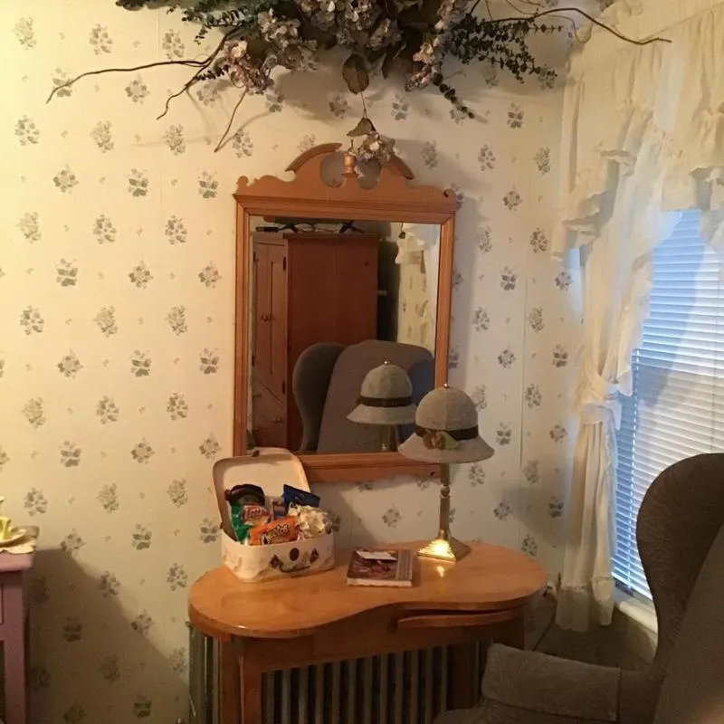 Seating area in Brookview Manor Inn
