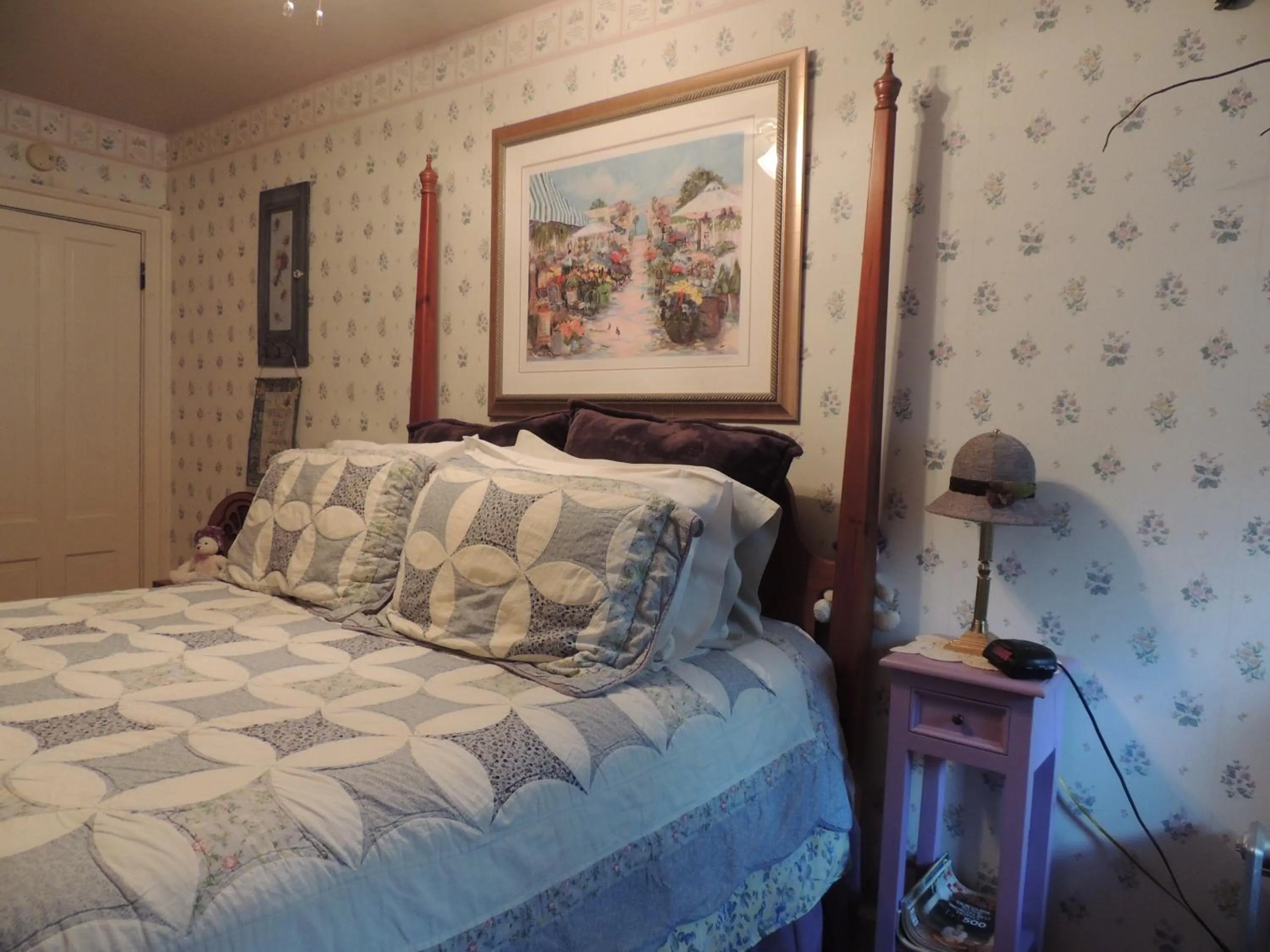 Photo of the whole room, Bed in Brookview Manor Inn