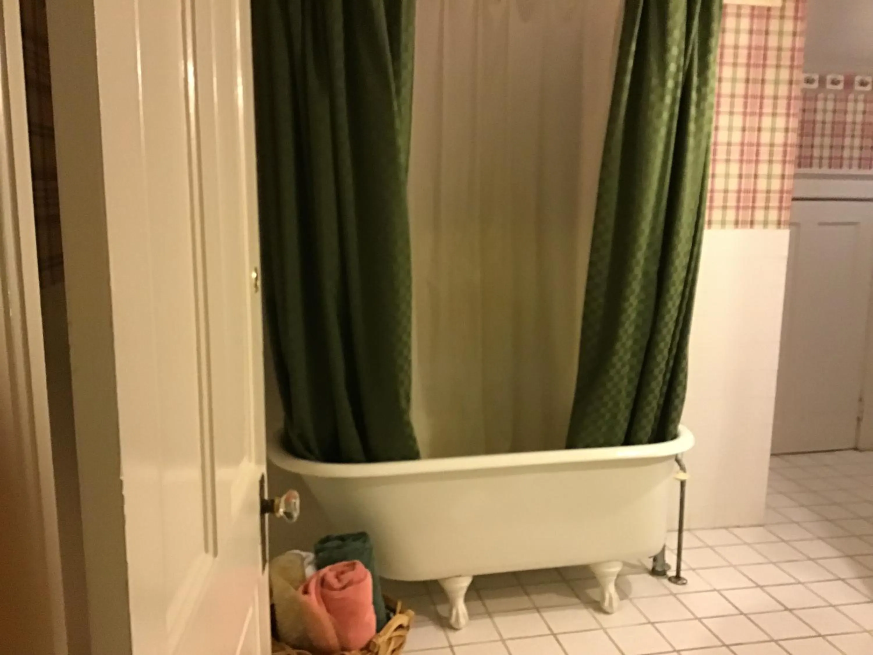 Bathroom in Brookview Manor Inn