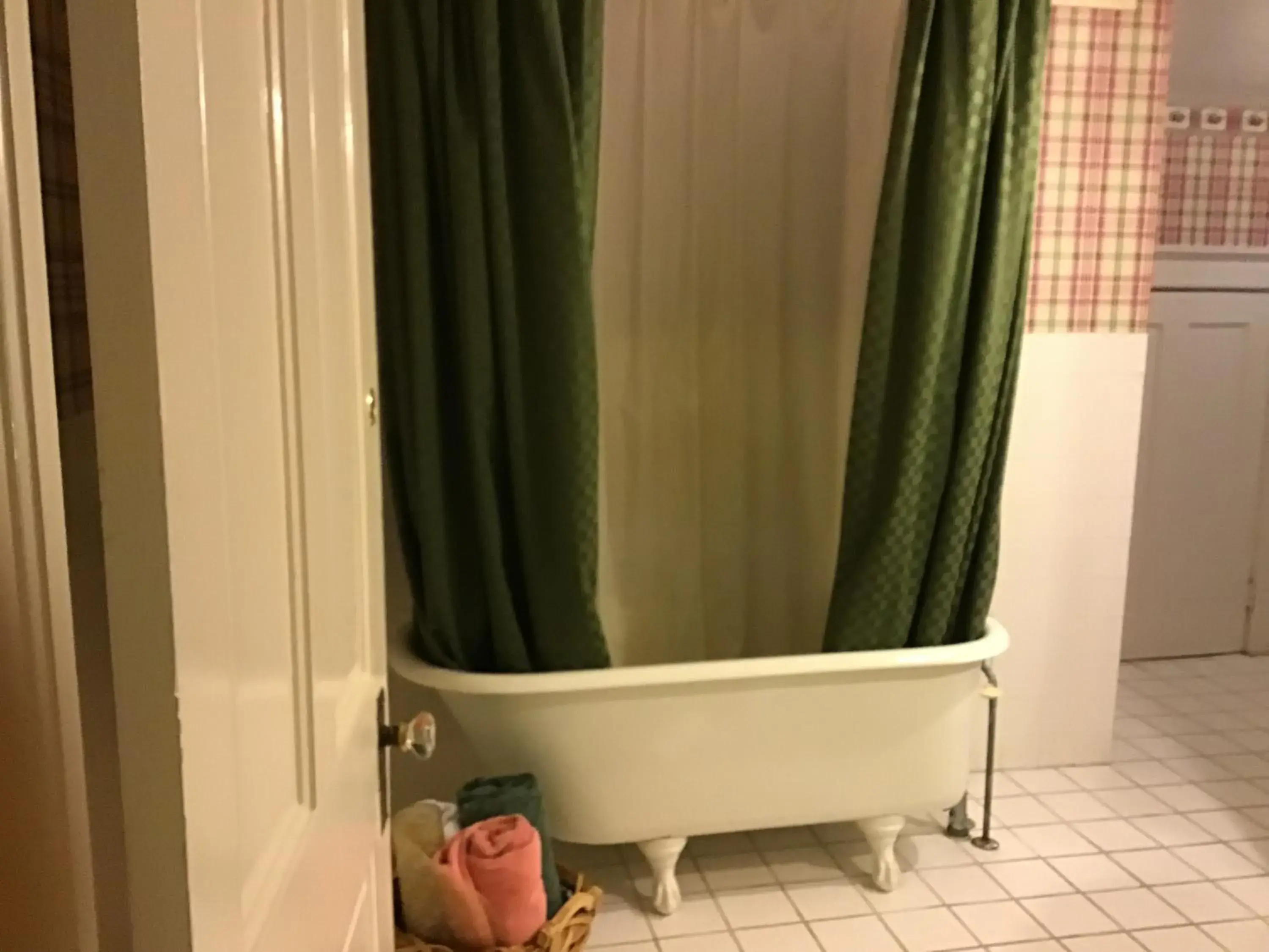 Bathroom in Brookview Manor Inn Bathroom in Brookview Manor Inn