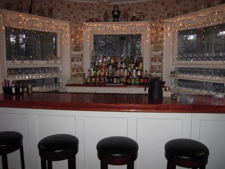 Lounge or bar in Brookview Manor Inn Lounge or bar in Brookview Manor Inn