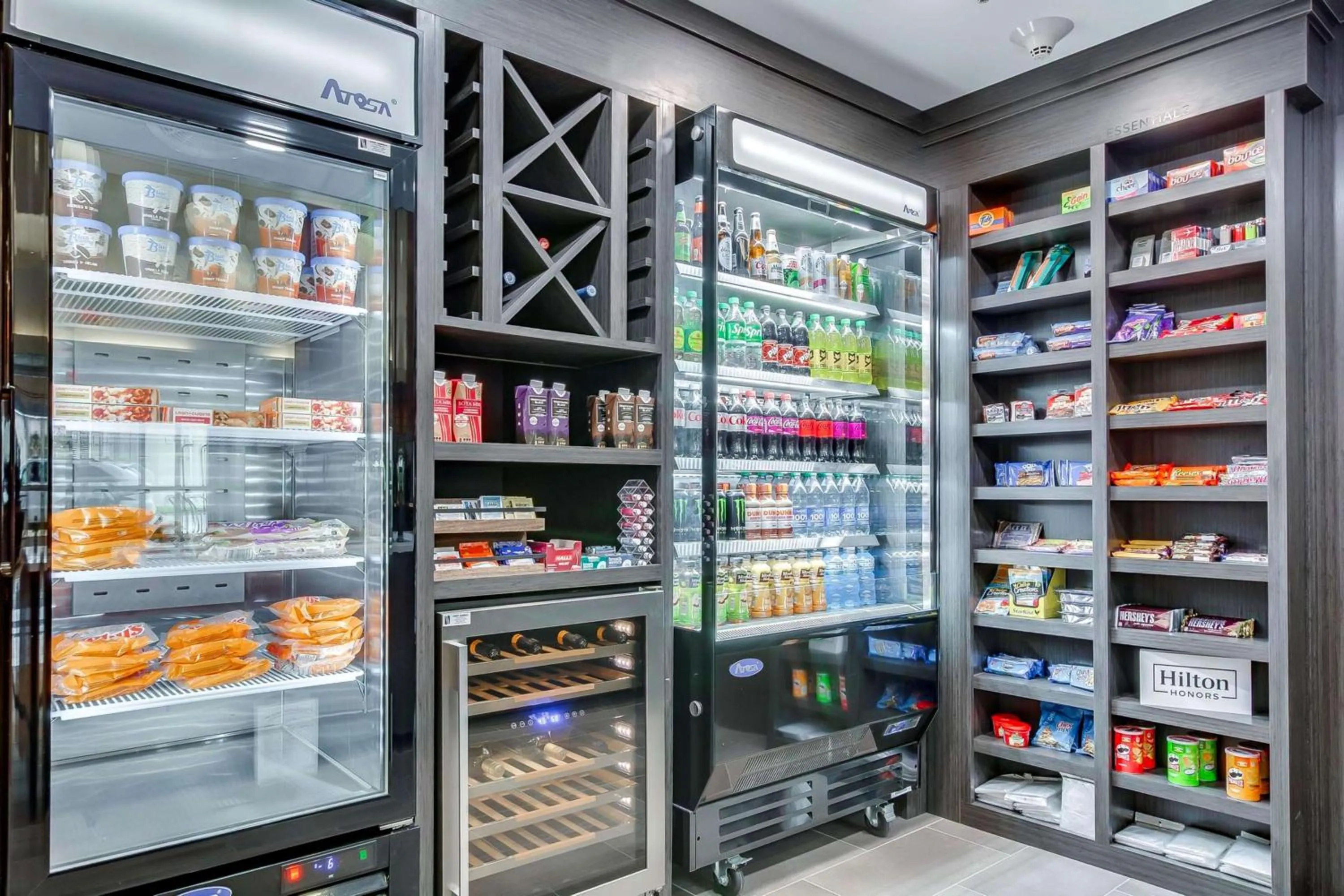 Restaurant/places to eat in Hilton Garden Inn Louisville-Northeast