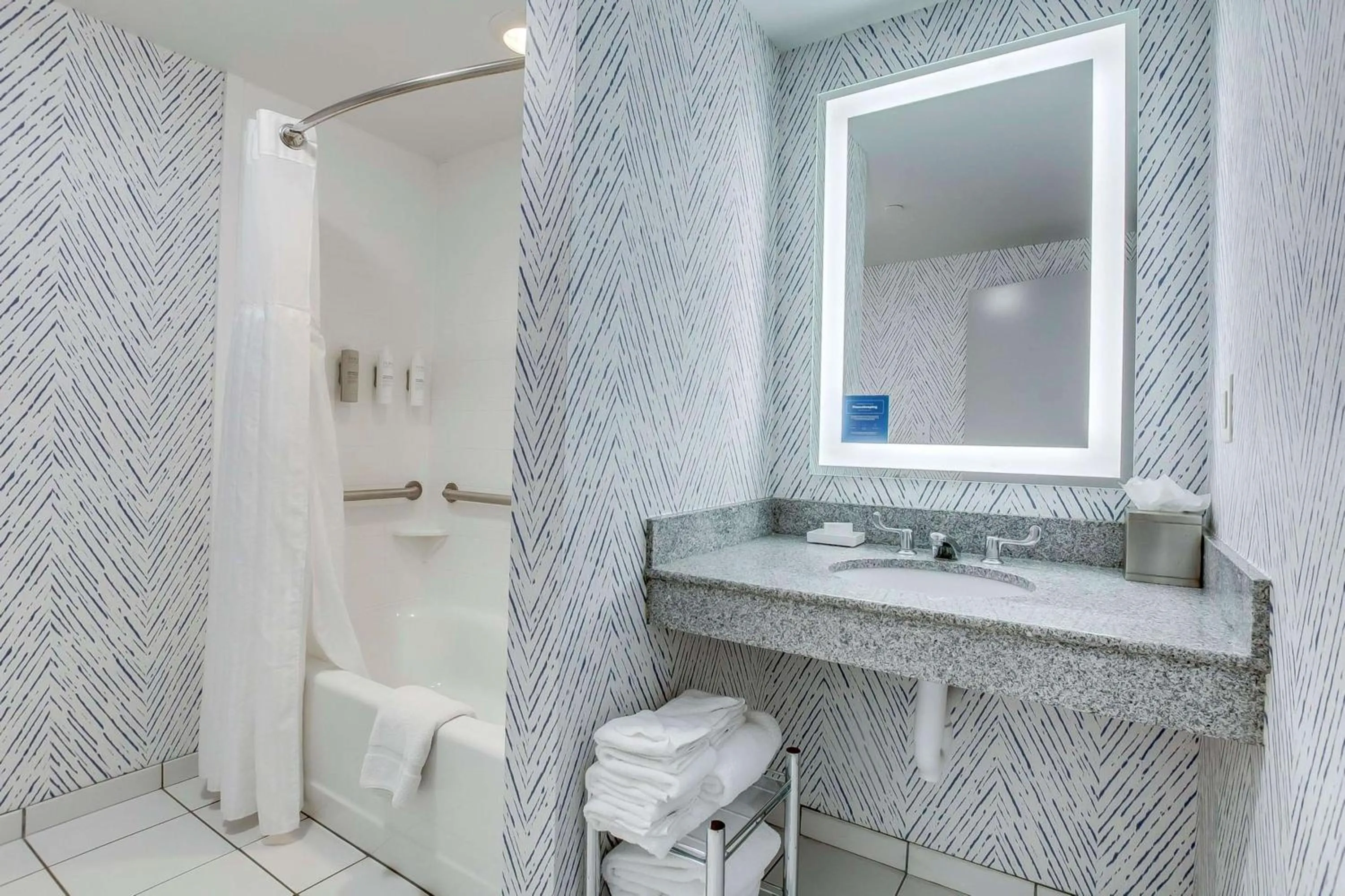 Bathroom in Hilton Garden Inn Louisville-Northeast