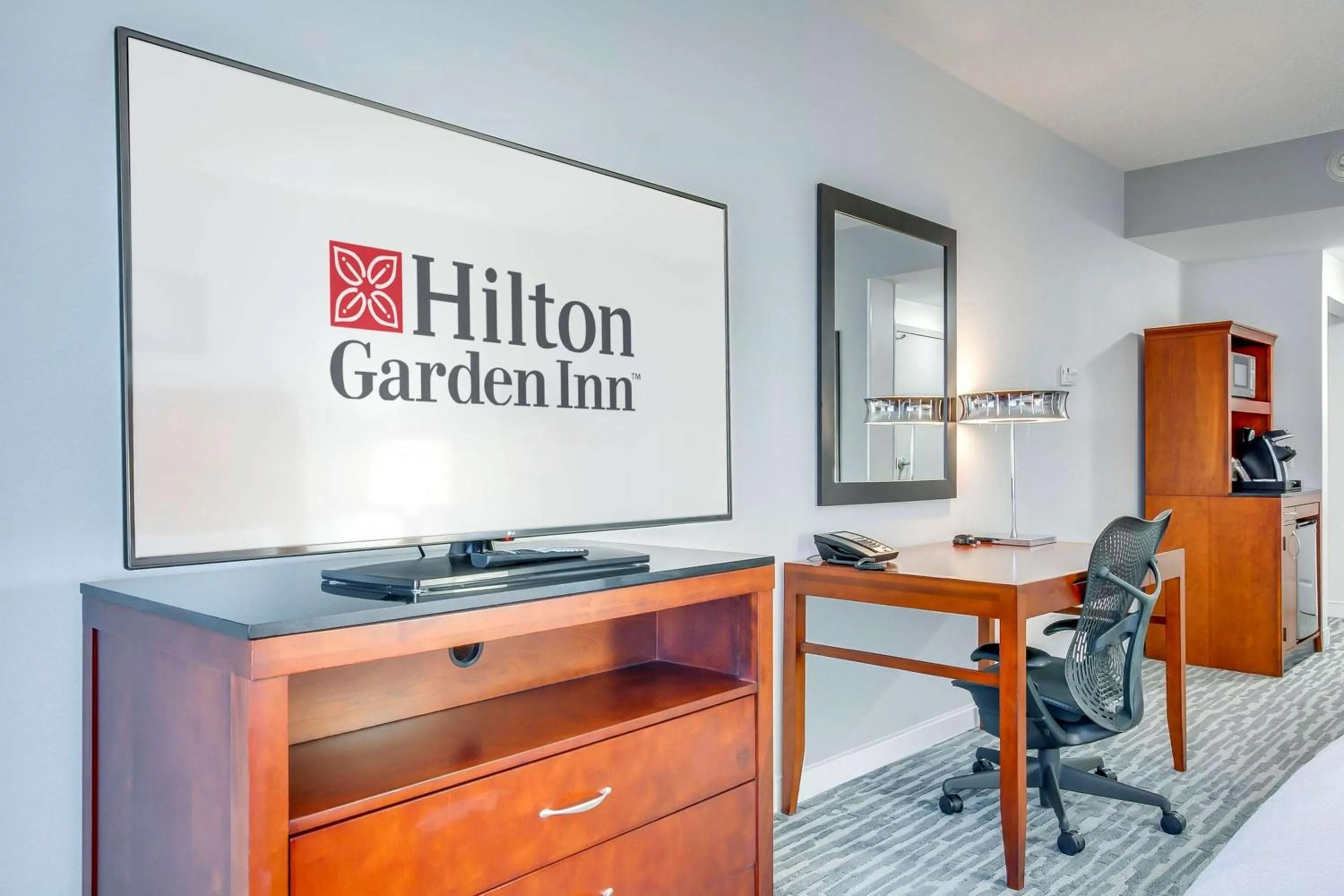 Bedroom in Hilton Garden Inn Louisville-Northeast