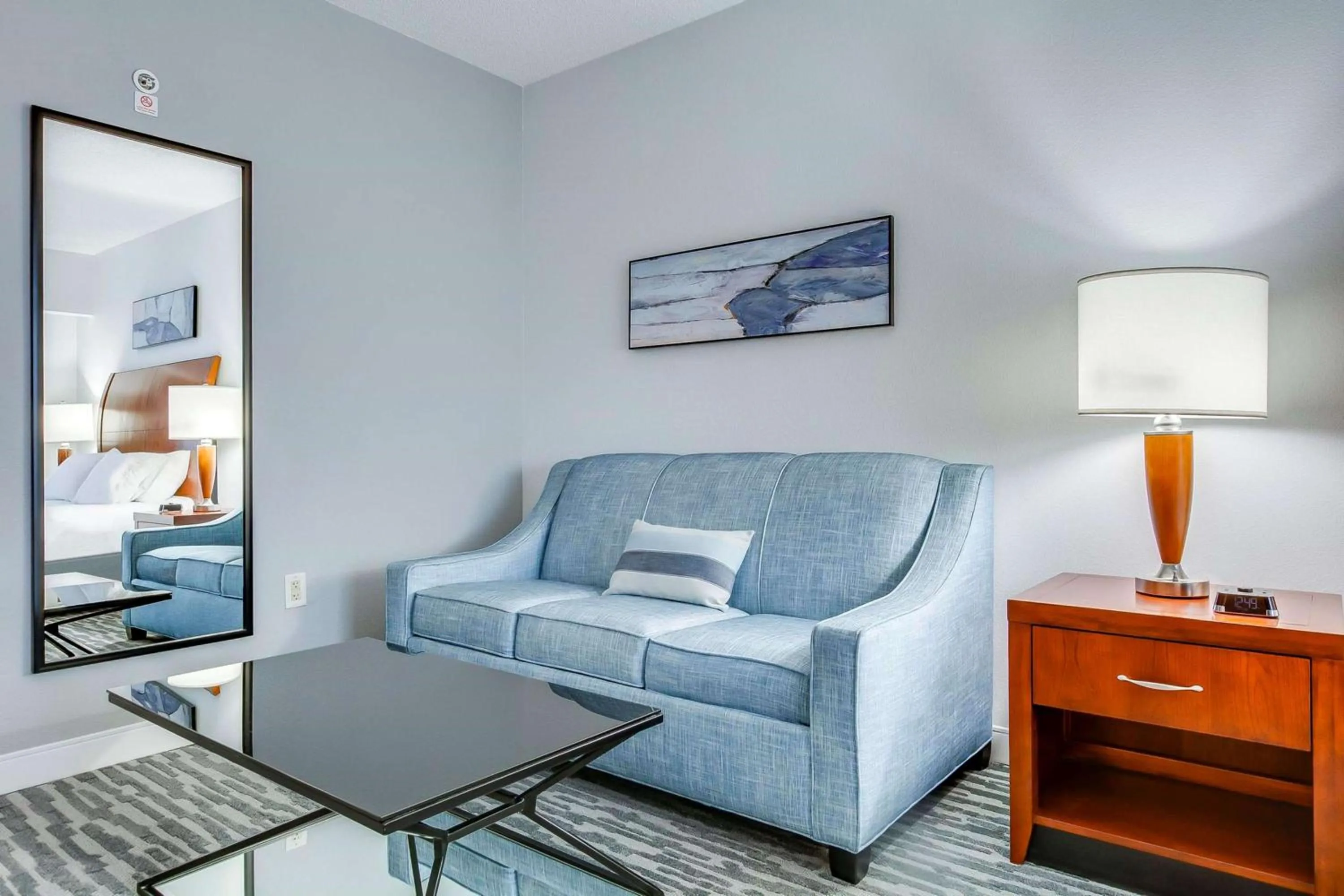 Living room in Hilton Garden Inn Louisville-Northeast