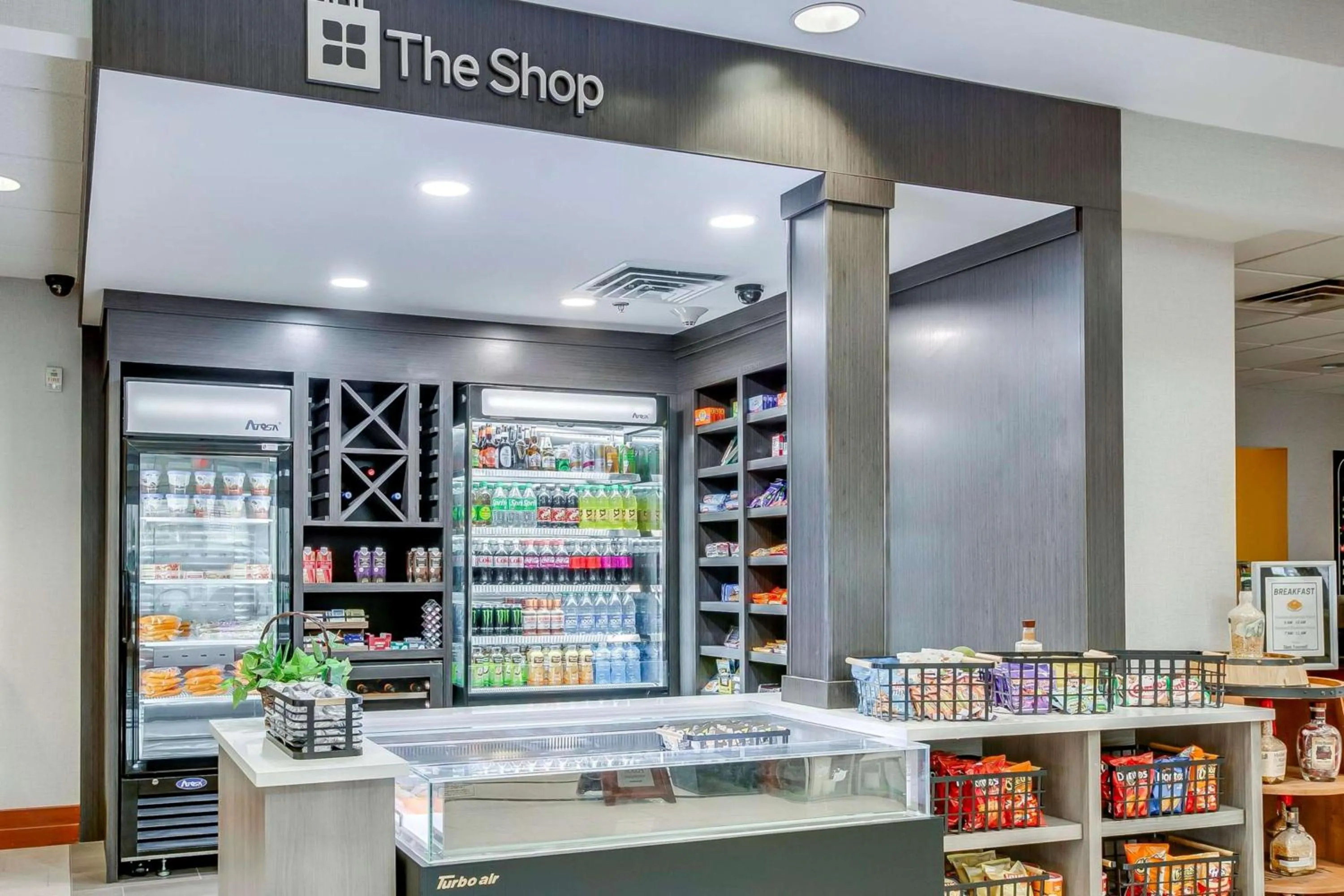 Restaurant/places to eat in Hilton Garden Inn Louisville-Northeast