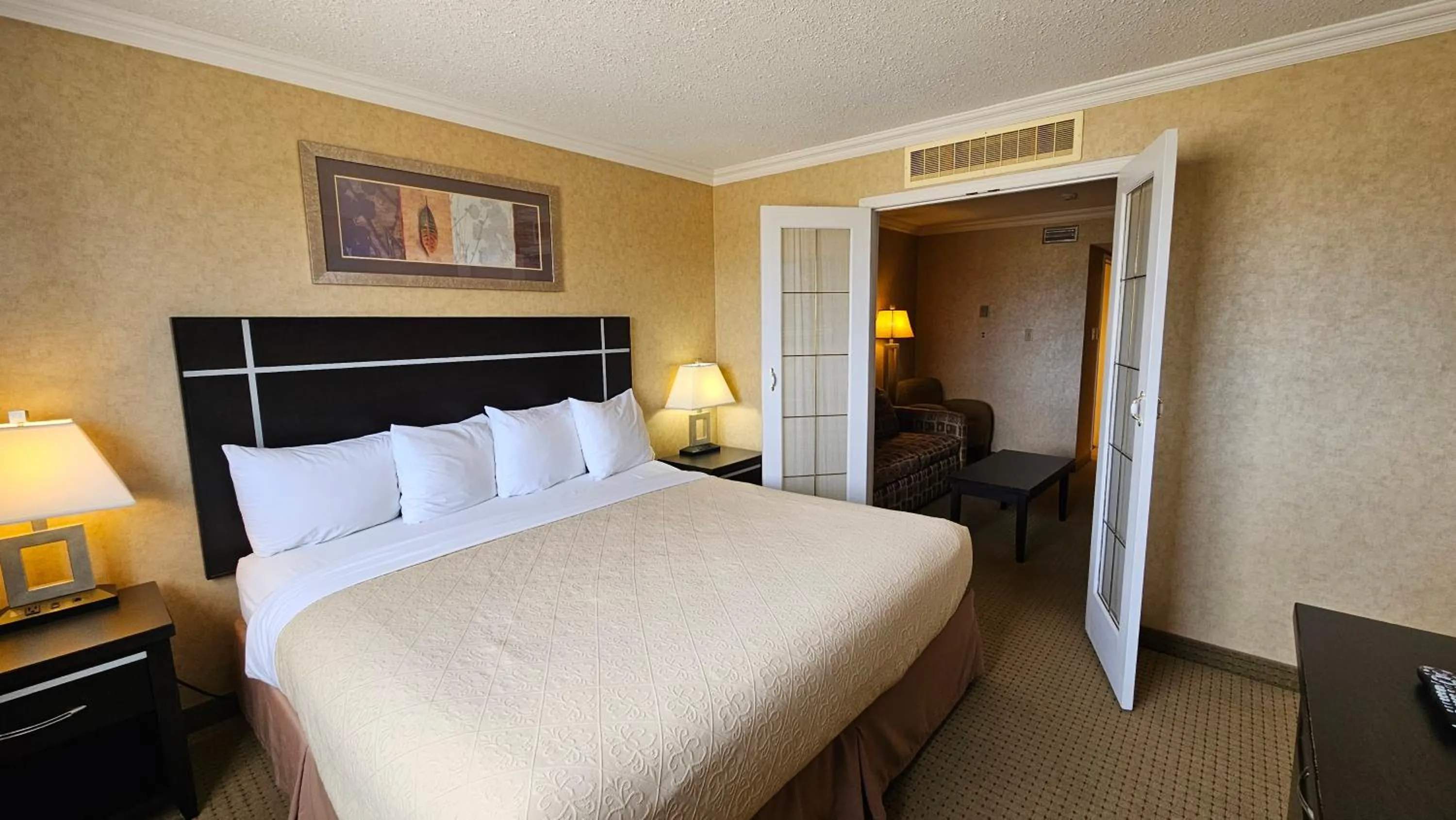 Bedroom, Bed in The George Dawson Inn & Conference Centre