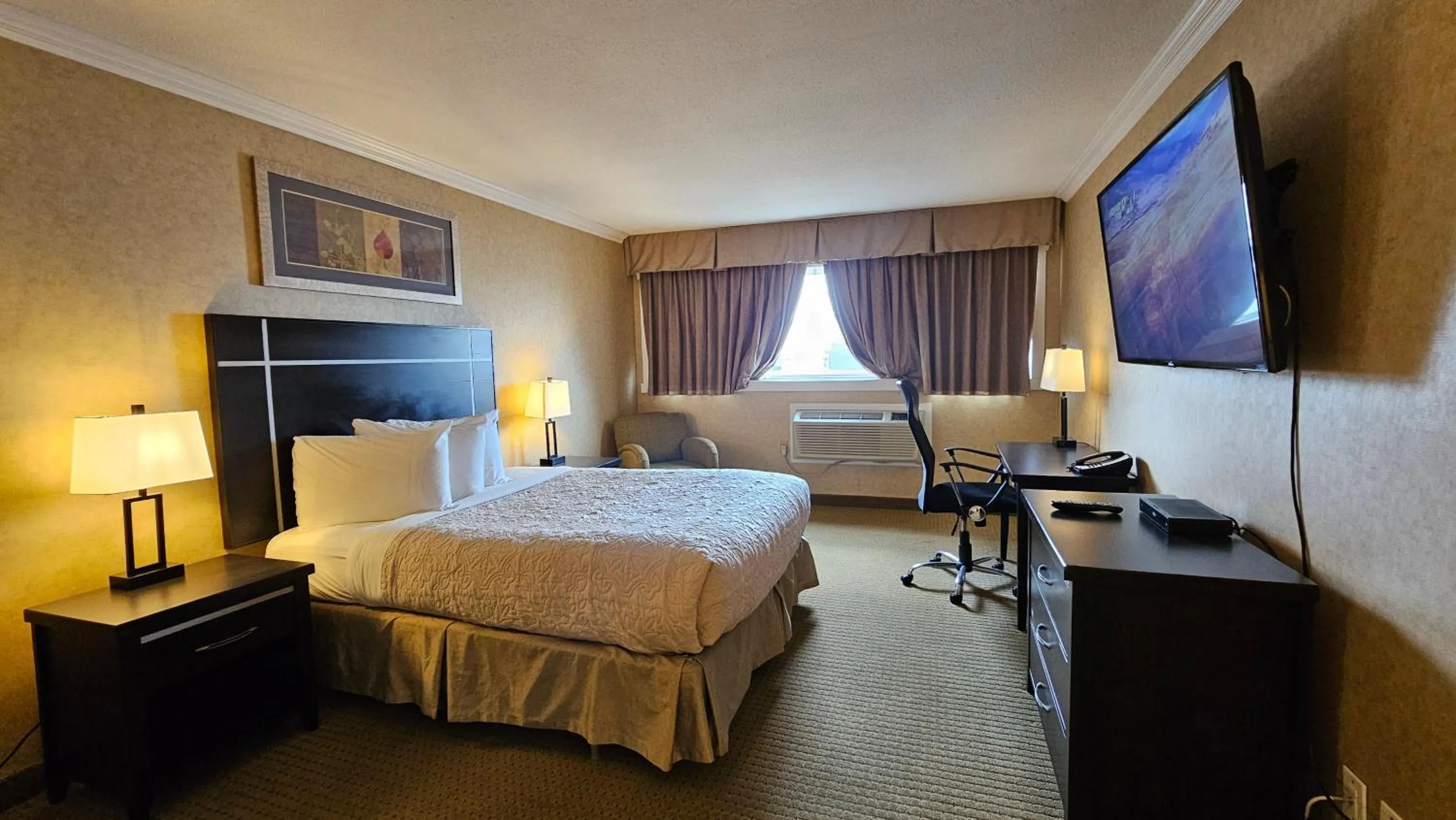 Bedroom, Bed in The George Dawson Inn & Conference Centre