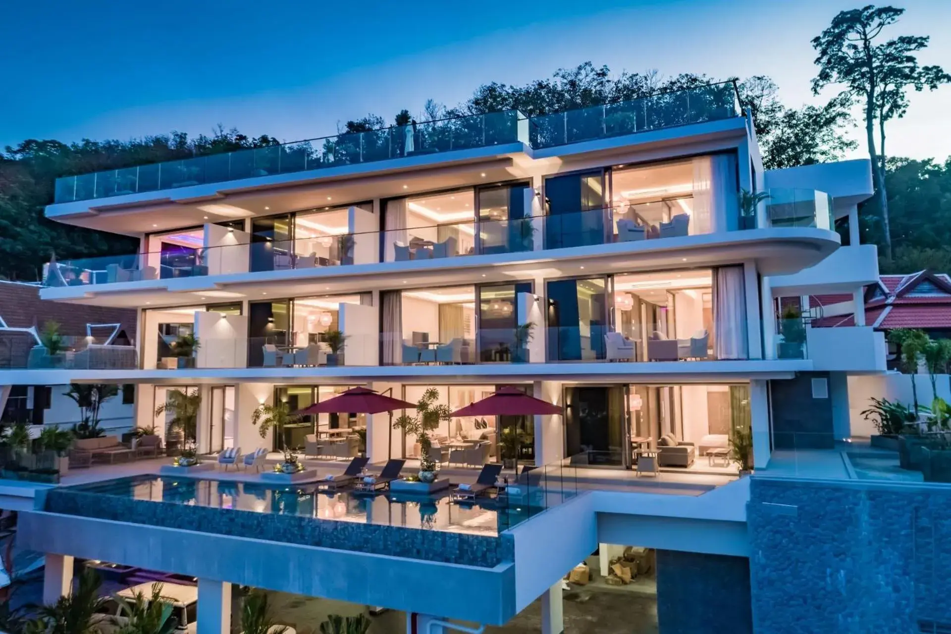 Property building in Patong Heights Property building in Patong Heights