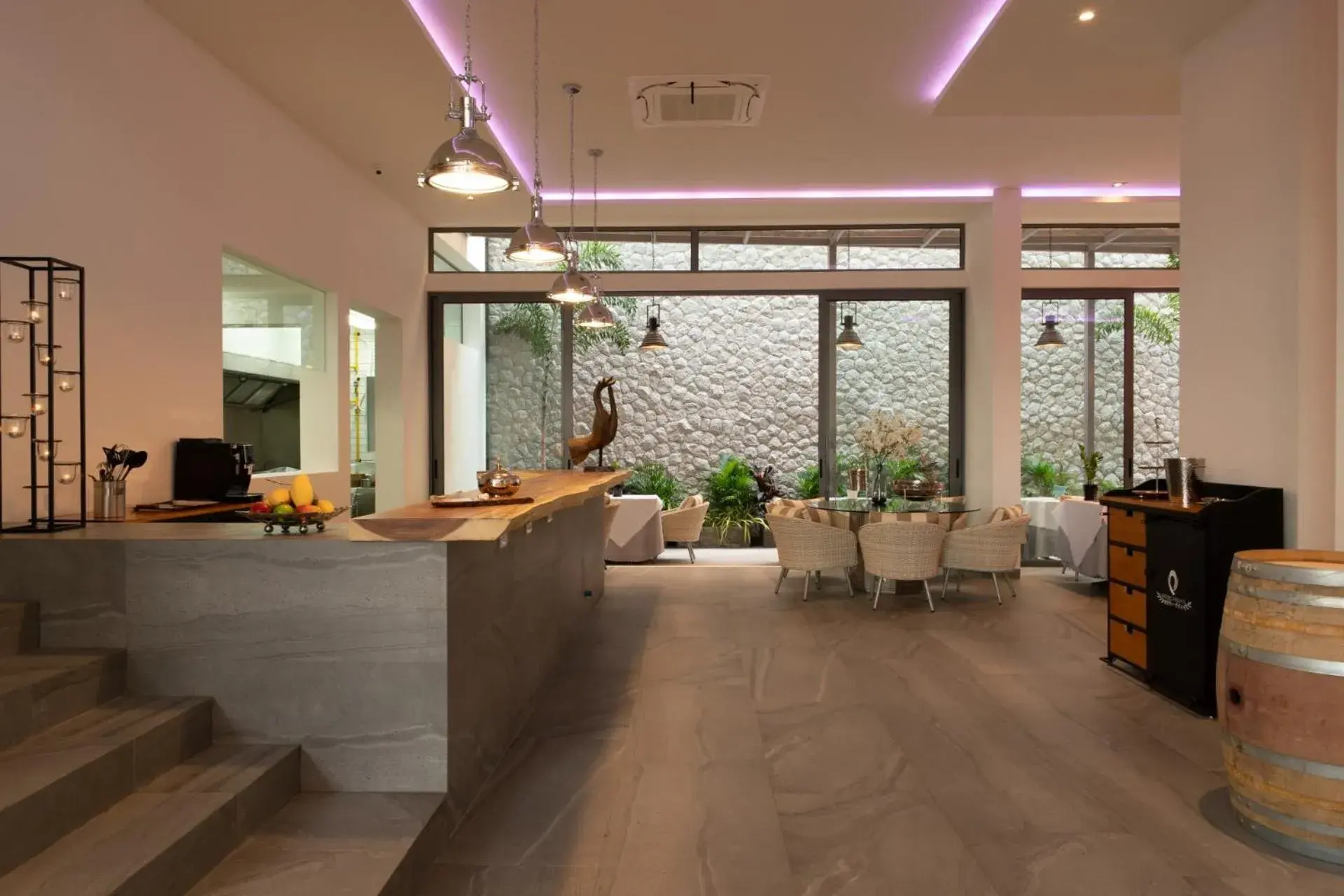 Restaurant/places to eat in Patong Heights Restaurant/places to eat in Patong Heights