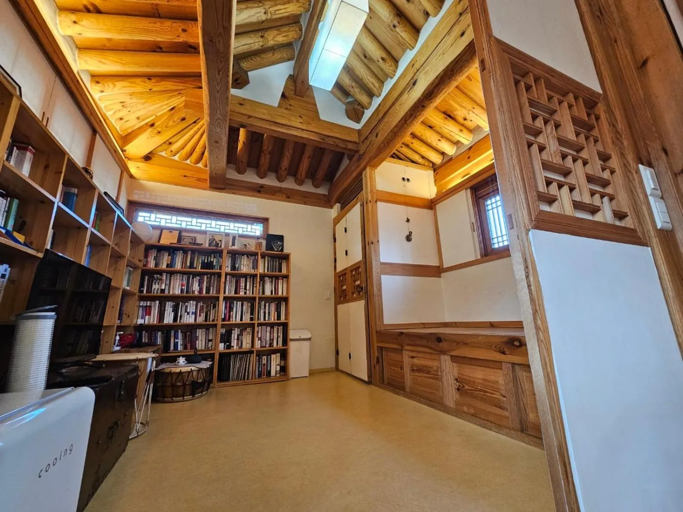 Library in Chaehyodang Hanok Stay