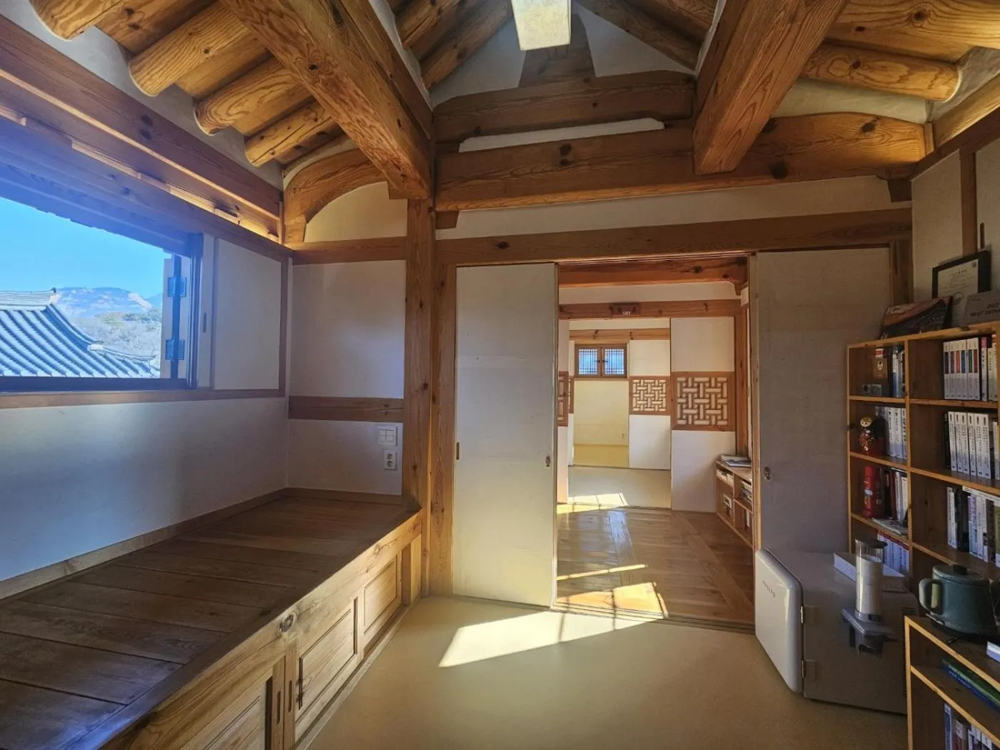 TV and multimedia in Chaehyodang Hanok Stay