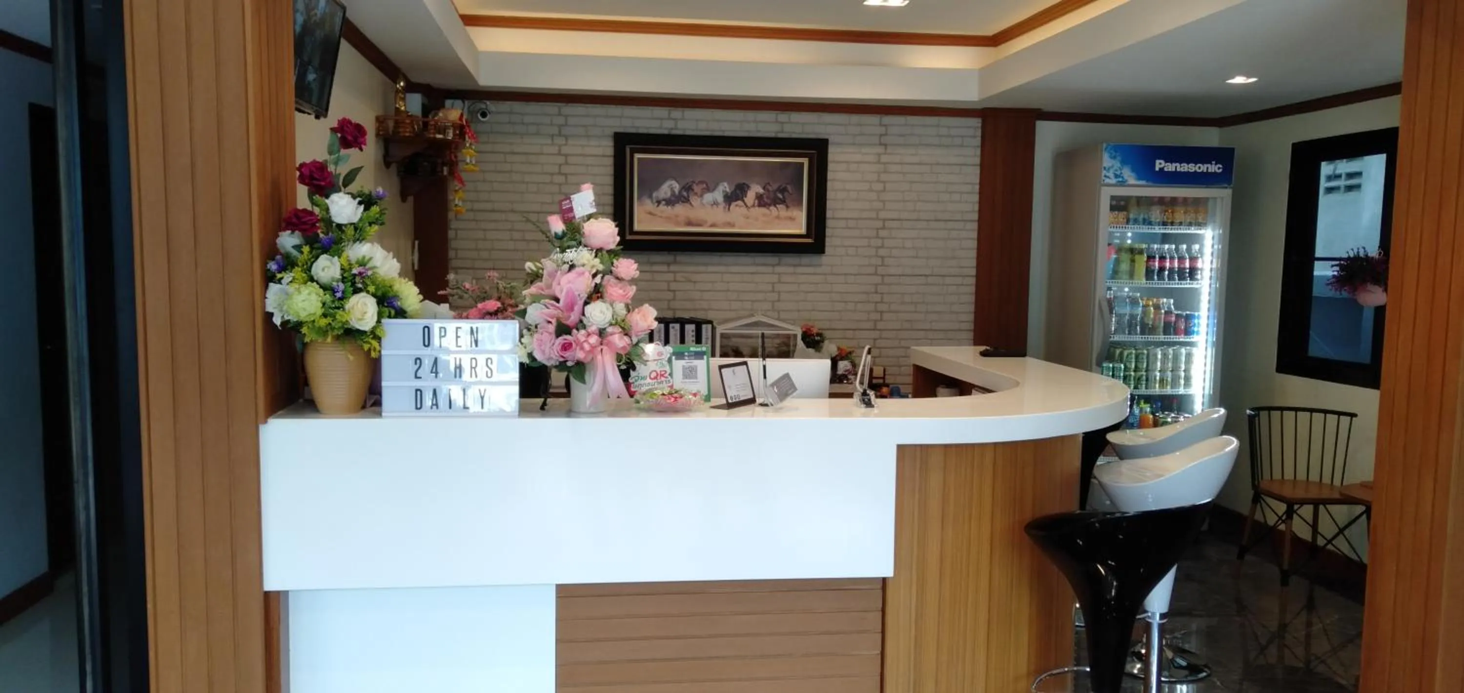 Lobby or reception in Suthep Home & Hostel