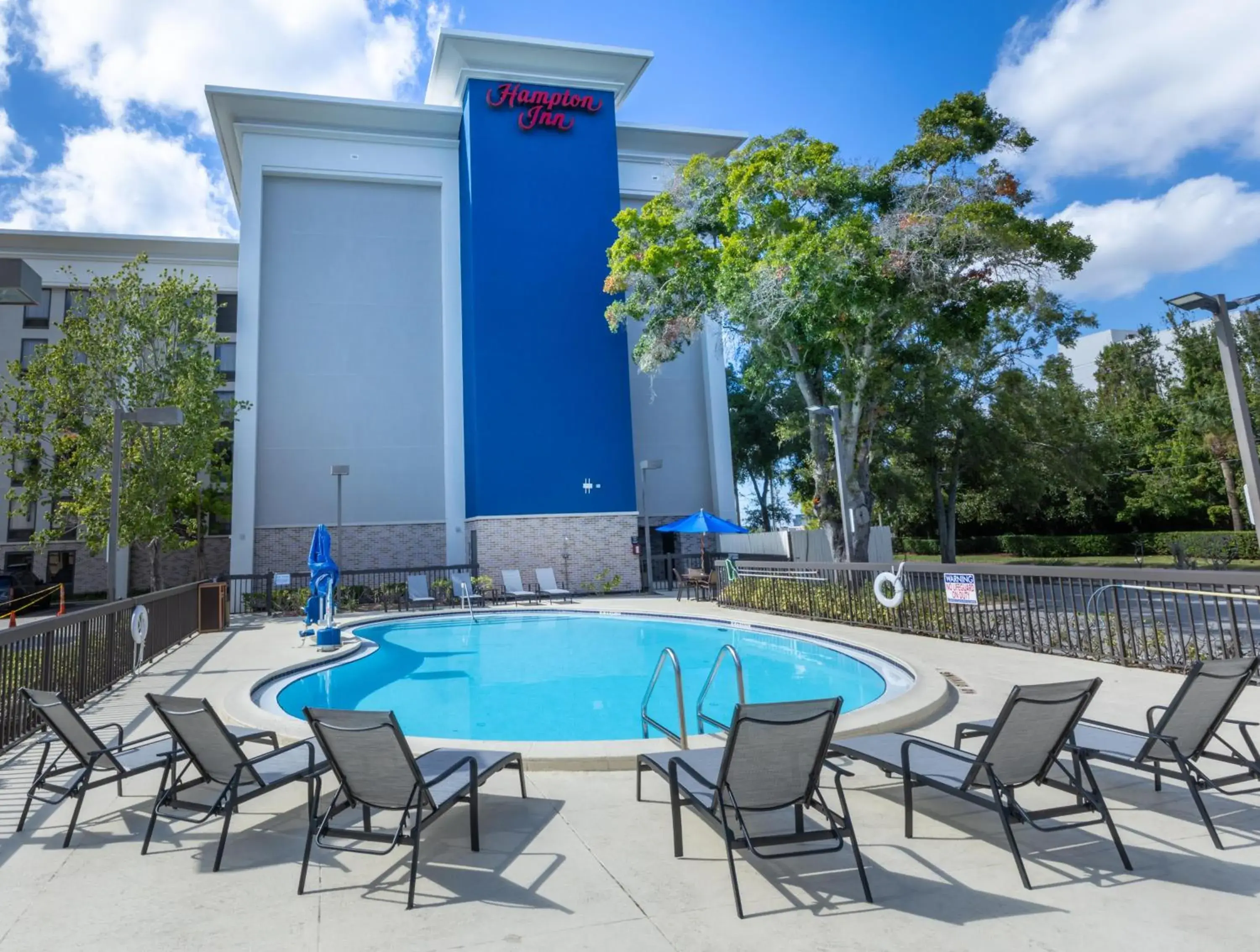 Pool view in Hampton Inn Tampa International Airport/Westshore Pool view in Hampton Inn Tampa International Airport/Westshore