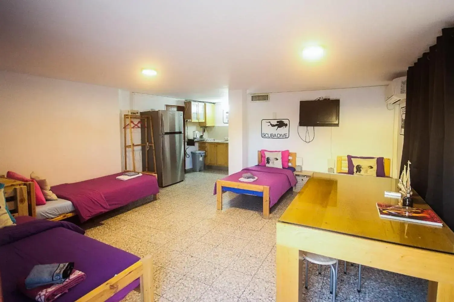 Bed in 6-Bed Dormitory Room in Exodus Hostel & Dive Center Bed in 6-Bed Dormitory Room in Exodus Hostel & Dive Center