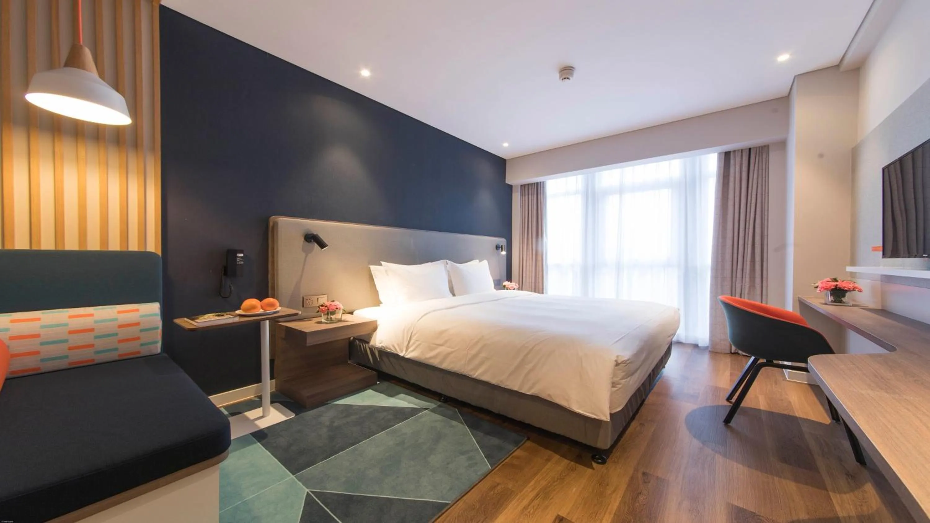 Photo of the whole room, Bed in Holiday Inn Express Liyang Huafu by IHG