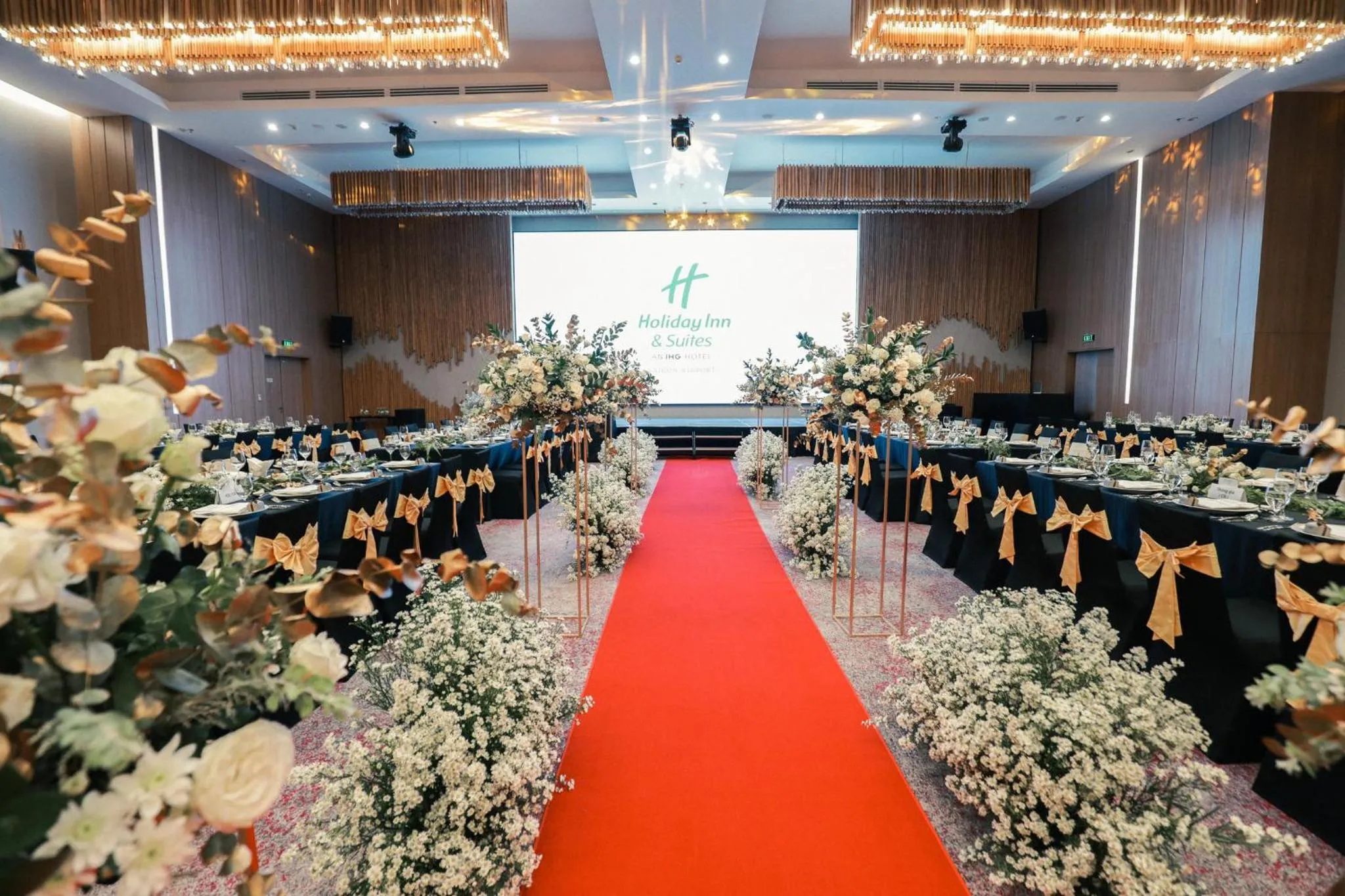 Meeting/conference room in Holiday Inn & Suites Saigon Airport by IHG