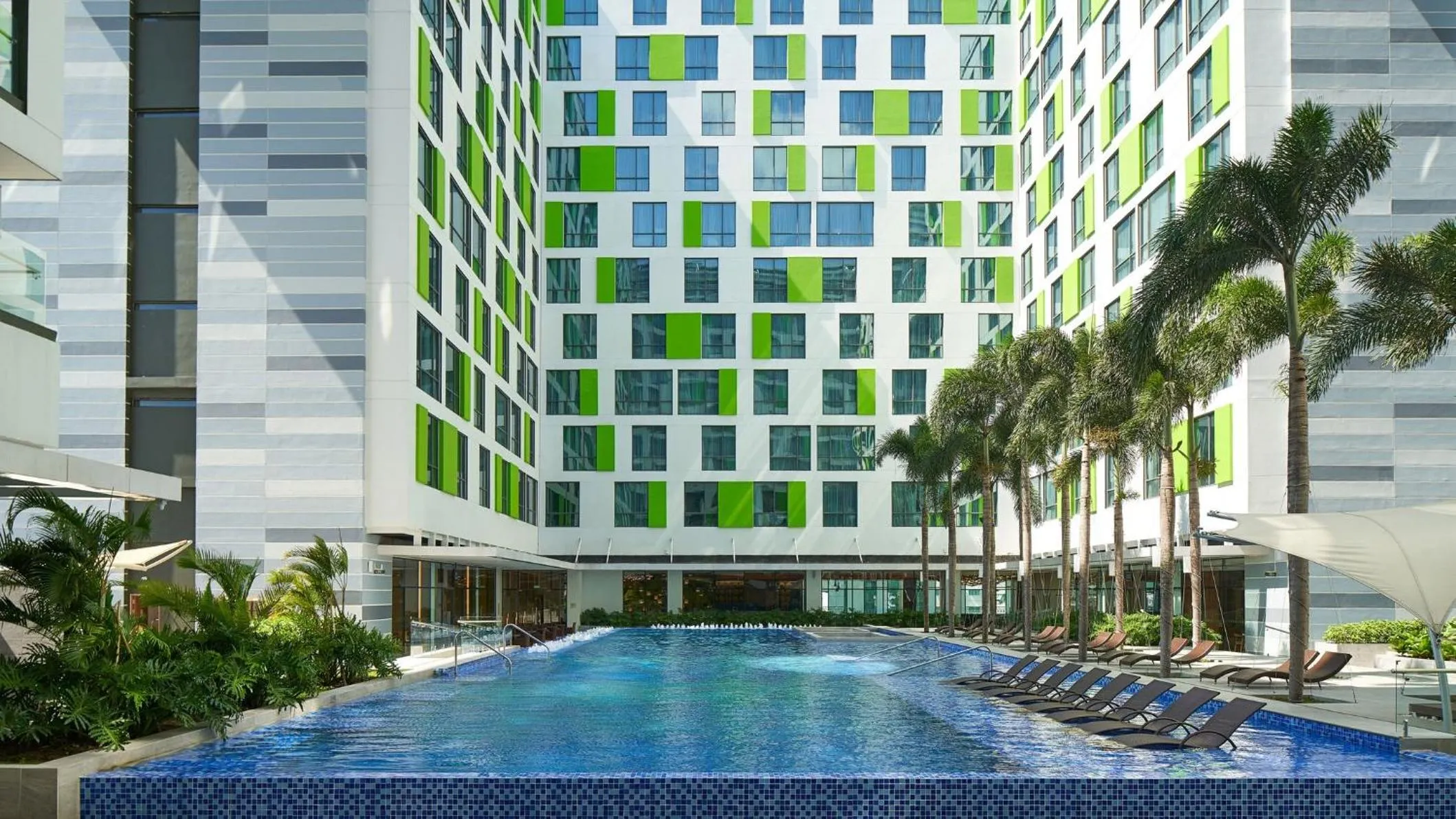 Swimming pool in Holiday Inn & Suites Saigon Airport by IHG
