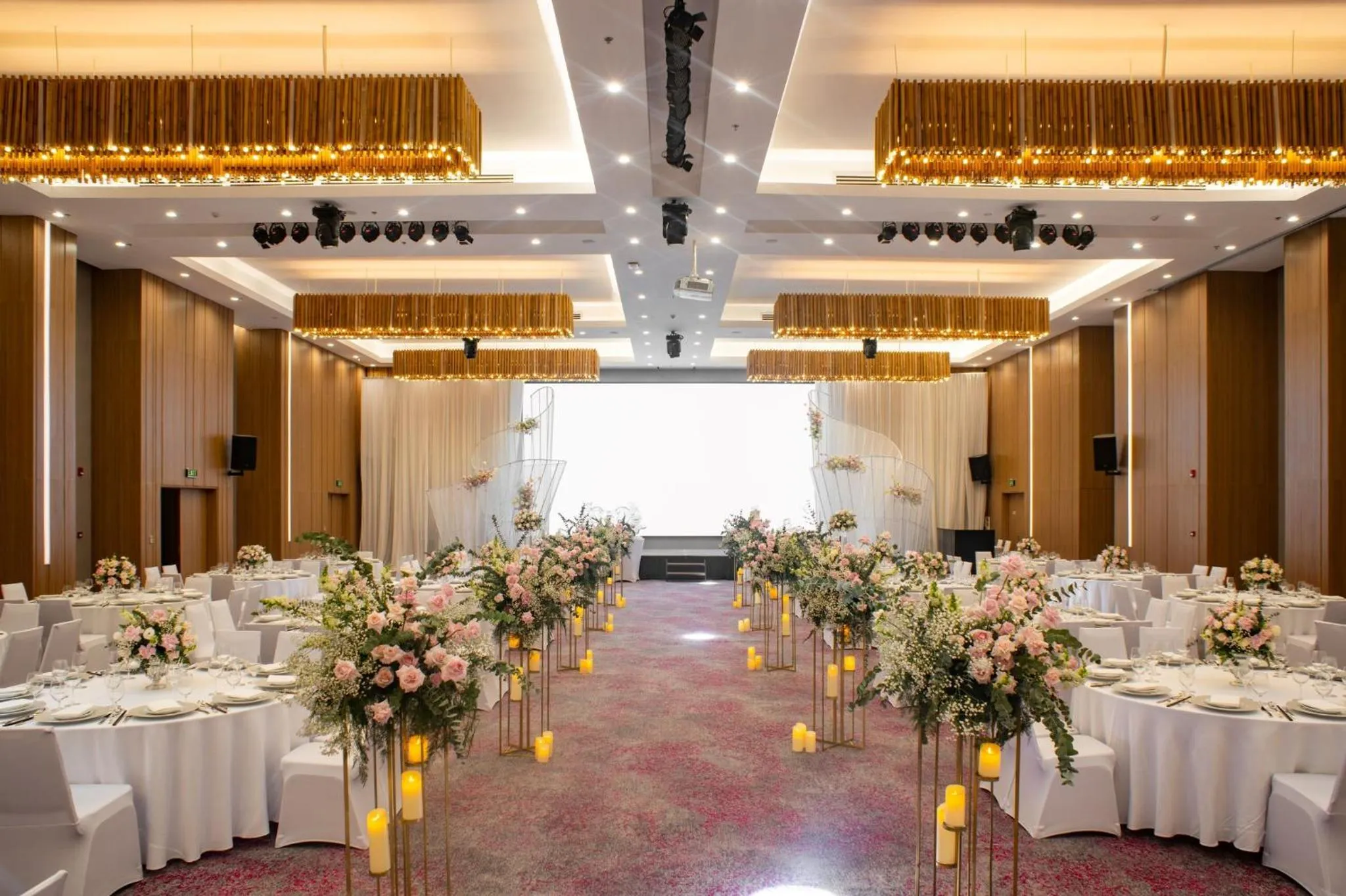 Meeting/conference room in Holiday Inn & Suites Saigon Airport by IHG