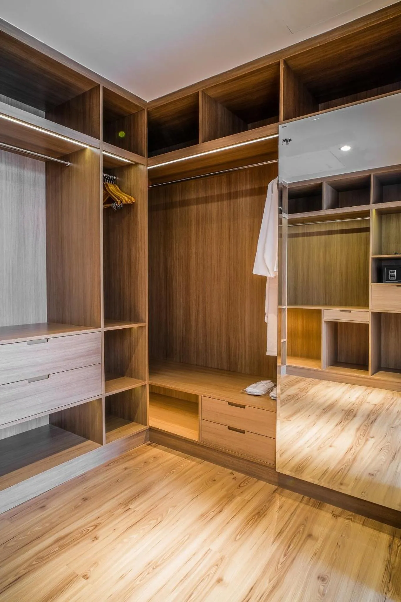 Photo of the whole room in Holiday Inn & Suites Saigon Airport by IHG