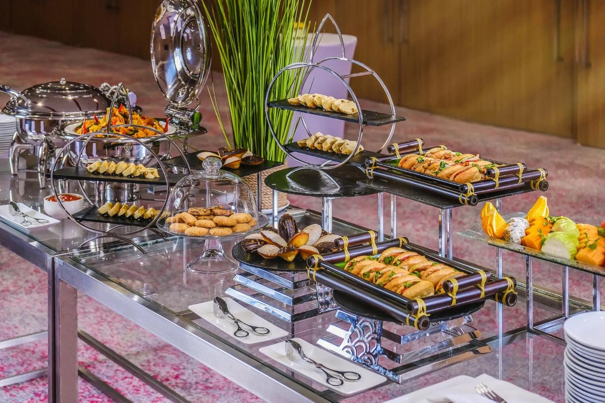 Meeting/conference room in Holiday Inn & Suites Saigon Airport by IHG