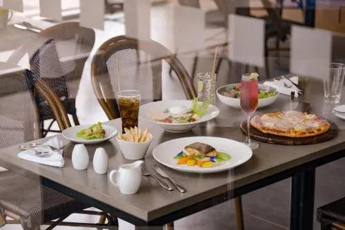 Holiday Inn & Suites Saigon Airport by IHG