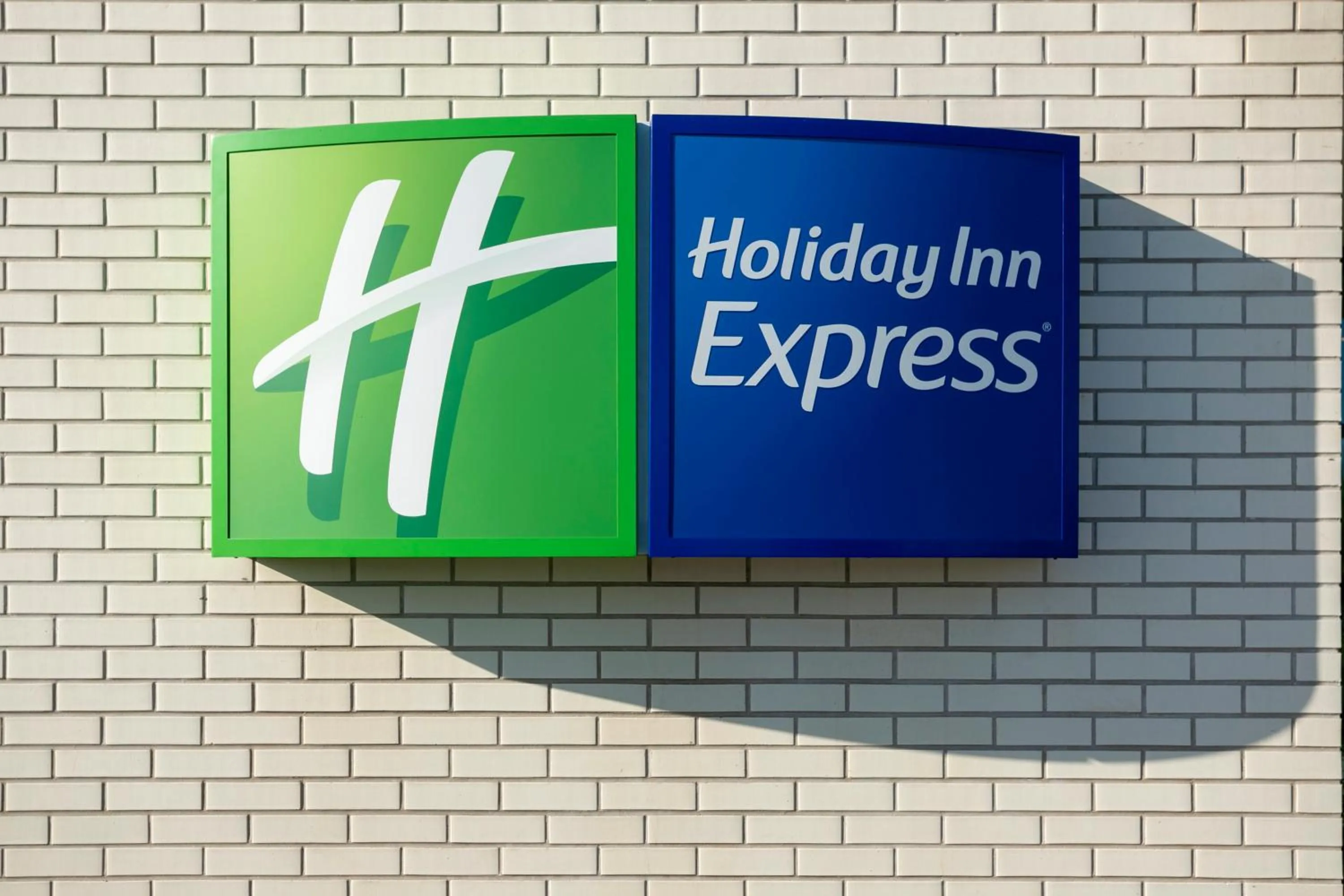 Property building in Holiday Inn Express Bridgwater M5, Jct24 by IHG