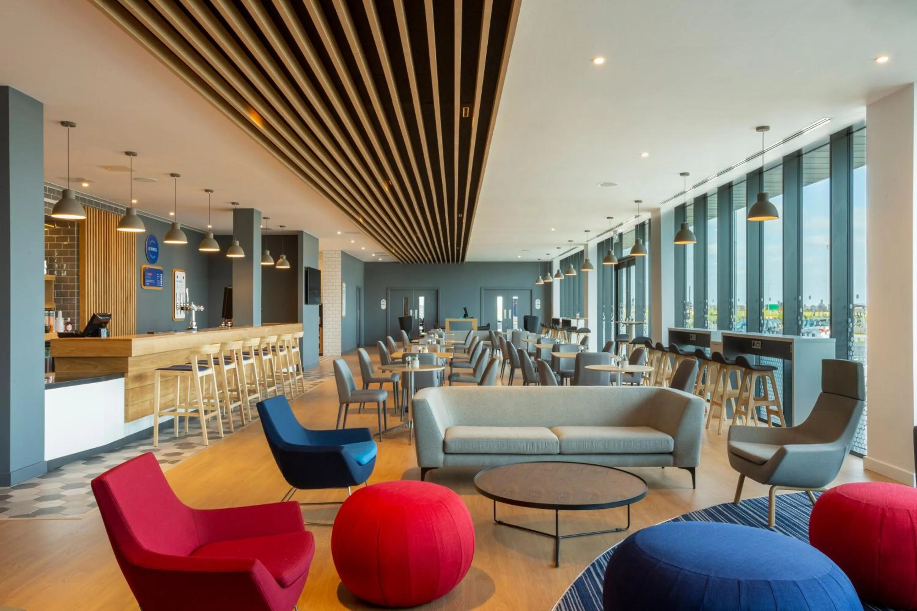 Restaurant/places to eat in Holiday Inn Express Bridgwater M5, Jct24 by IHG