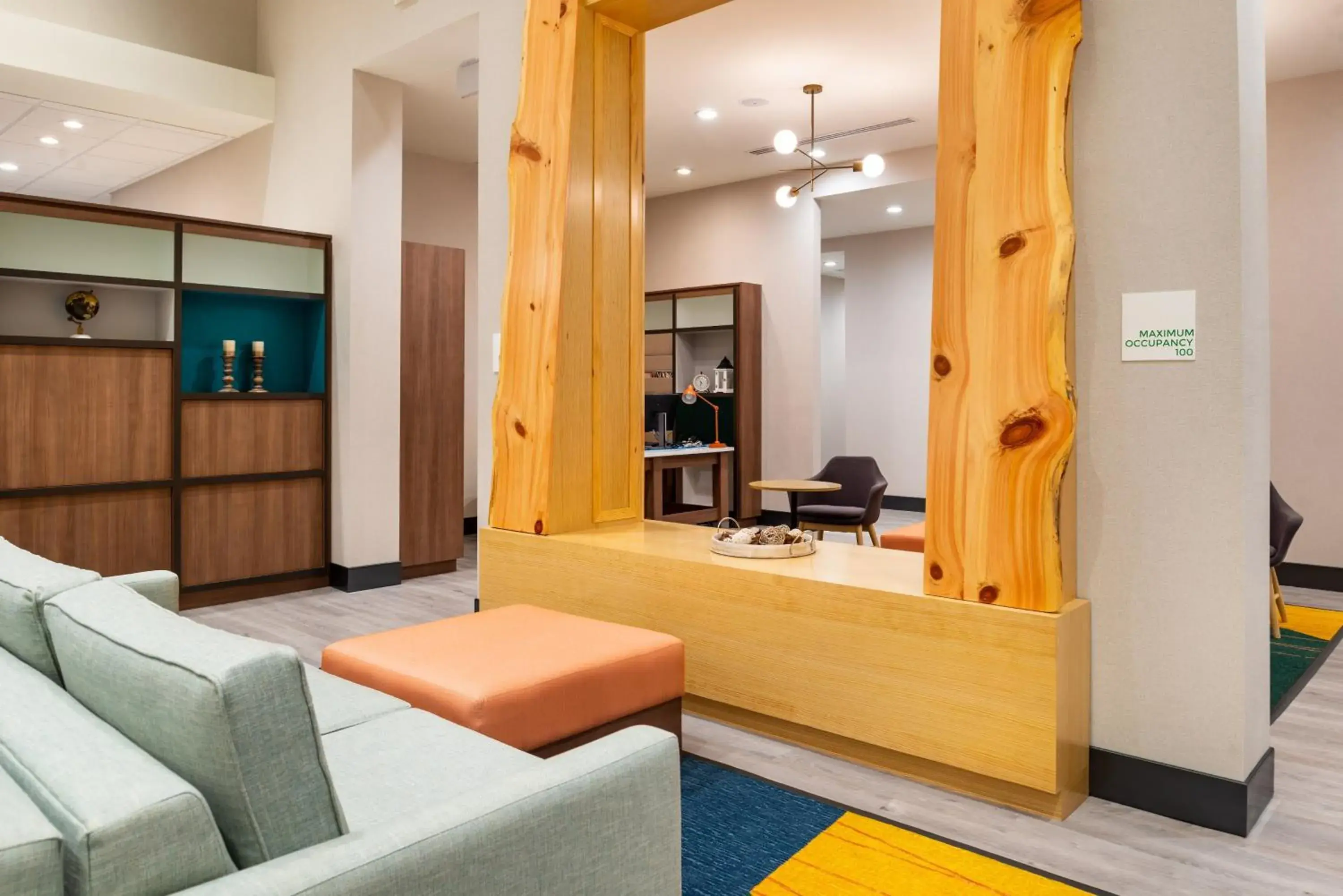 Property building in Holiday Inn & Suites Orlando - I-Drive - Theme Parks by IHG Property building in Holiday Inn & Suites Orlando - I-Drive - Theme Parks by IHG