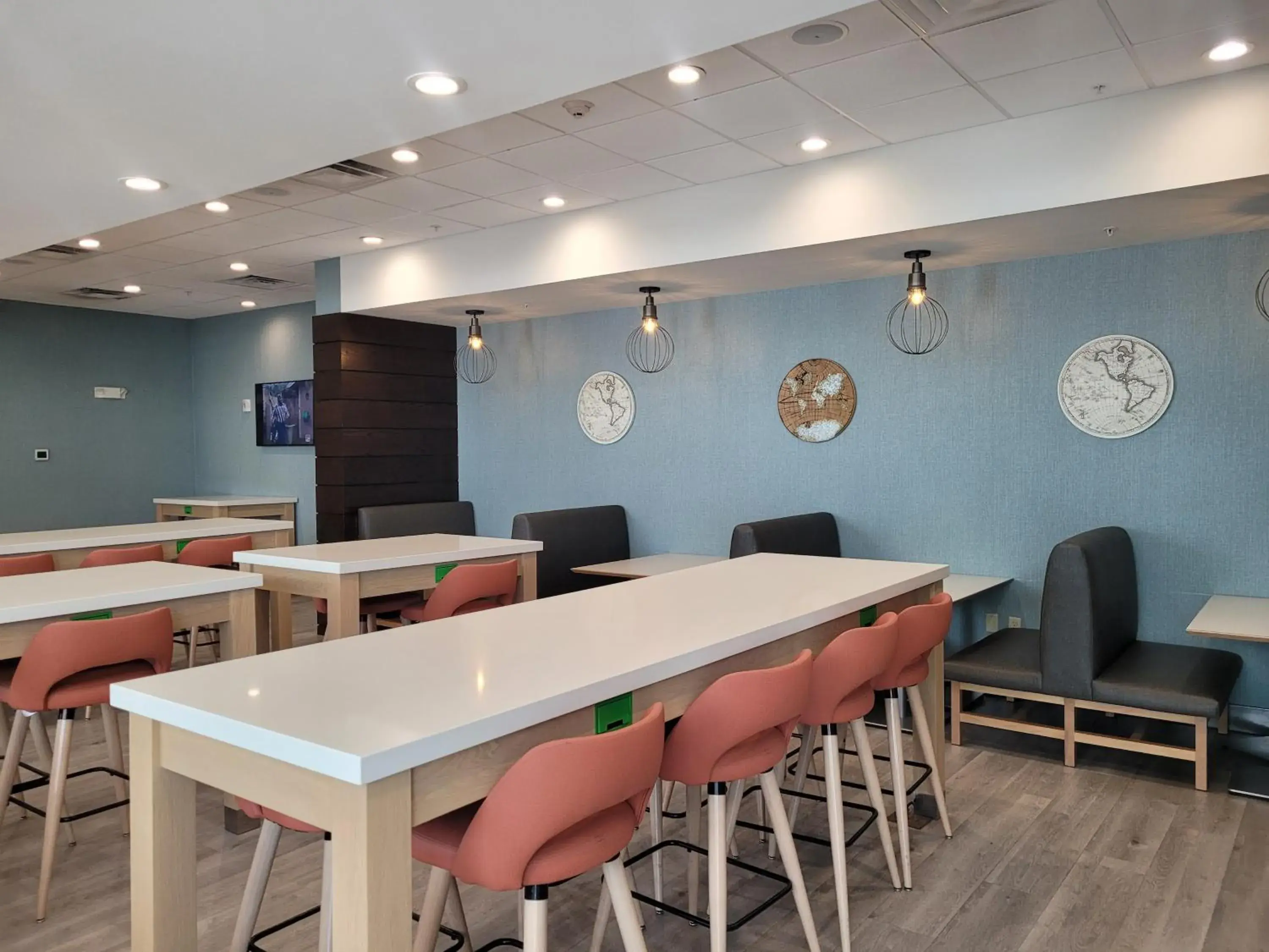 Restaurant/places to eat in Holiday Inn & Suites Orlando - I-Drive - Theme Parks by IHG Restaurant/places to eat in Holiday Inn & Suites Orlando - I-Drive - Theme Parks by IHG