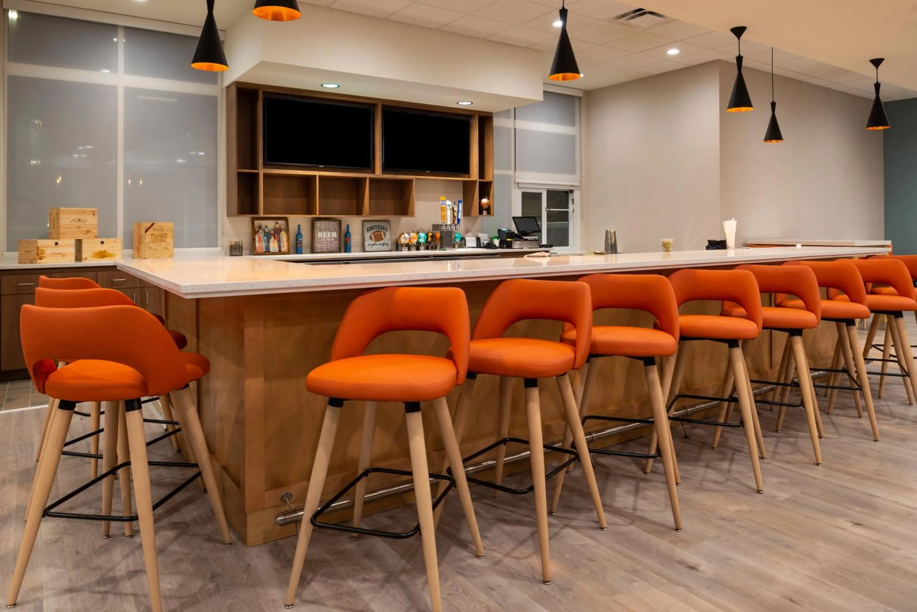 Restaurant/places to eat in Holiday Inn & Suites Orlando - I-Drive - Theme Parks by IHG