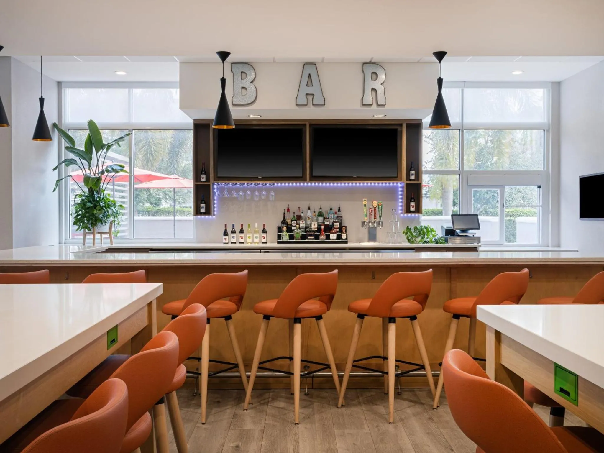 Restaurant/places to eat in Holiday Inn & Suites Orlando - I-Drive - Theme Parks by IHG