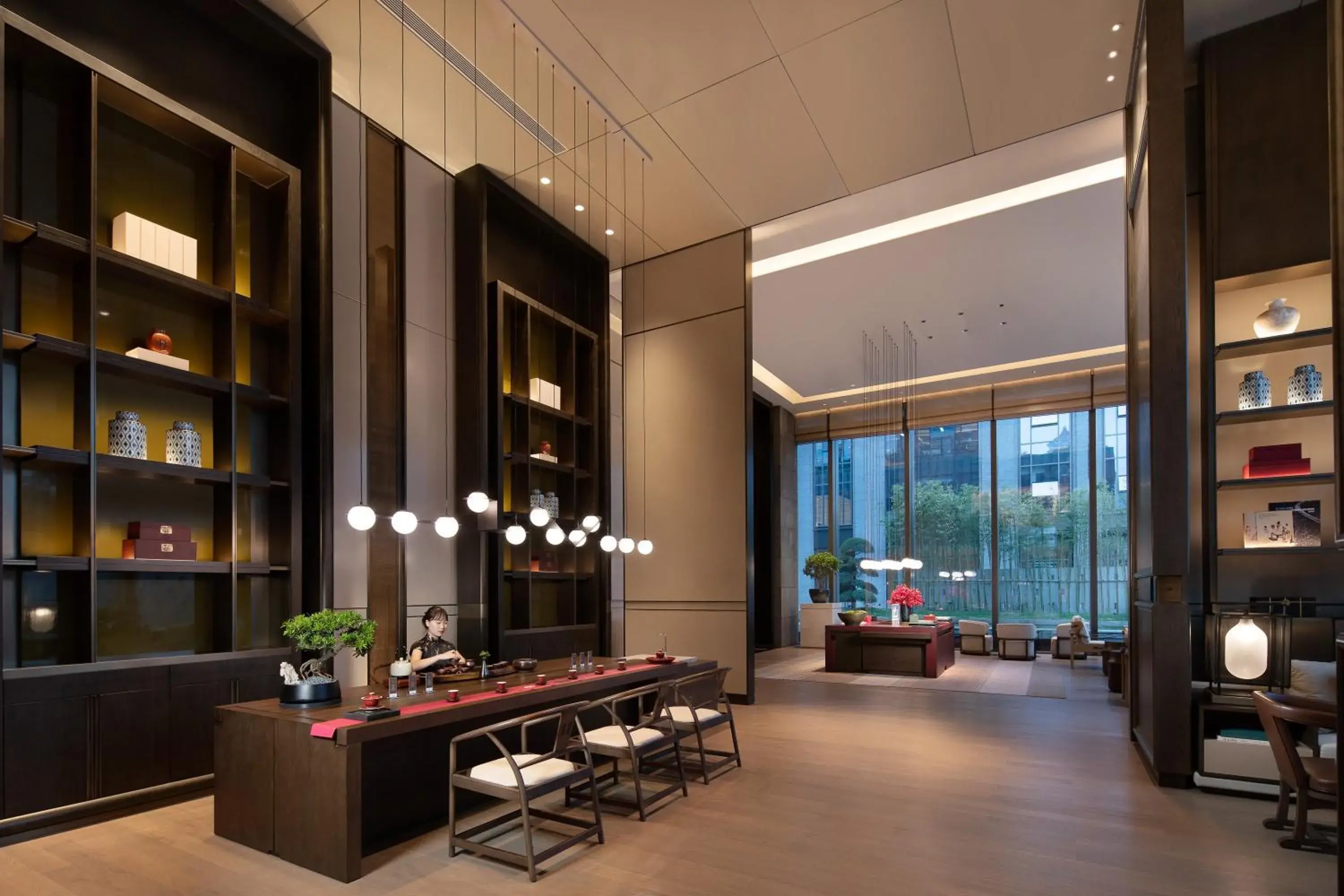 Lounge or bar in InterContinental Xi'an Hi-Tech Zone Lounge or bar in InterContinental Xi'an Hi-Tech Zone