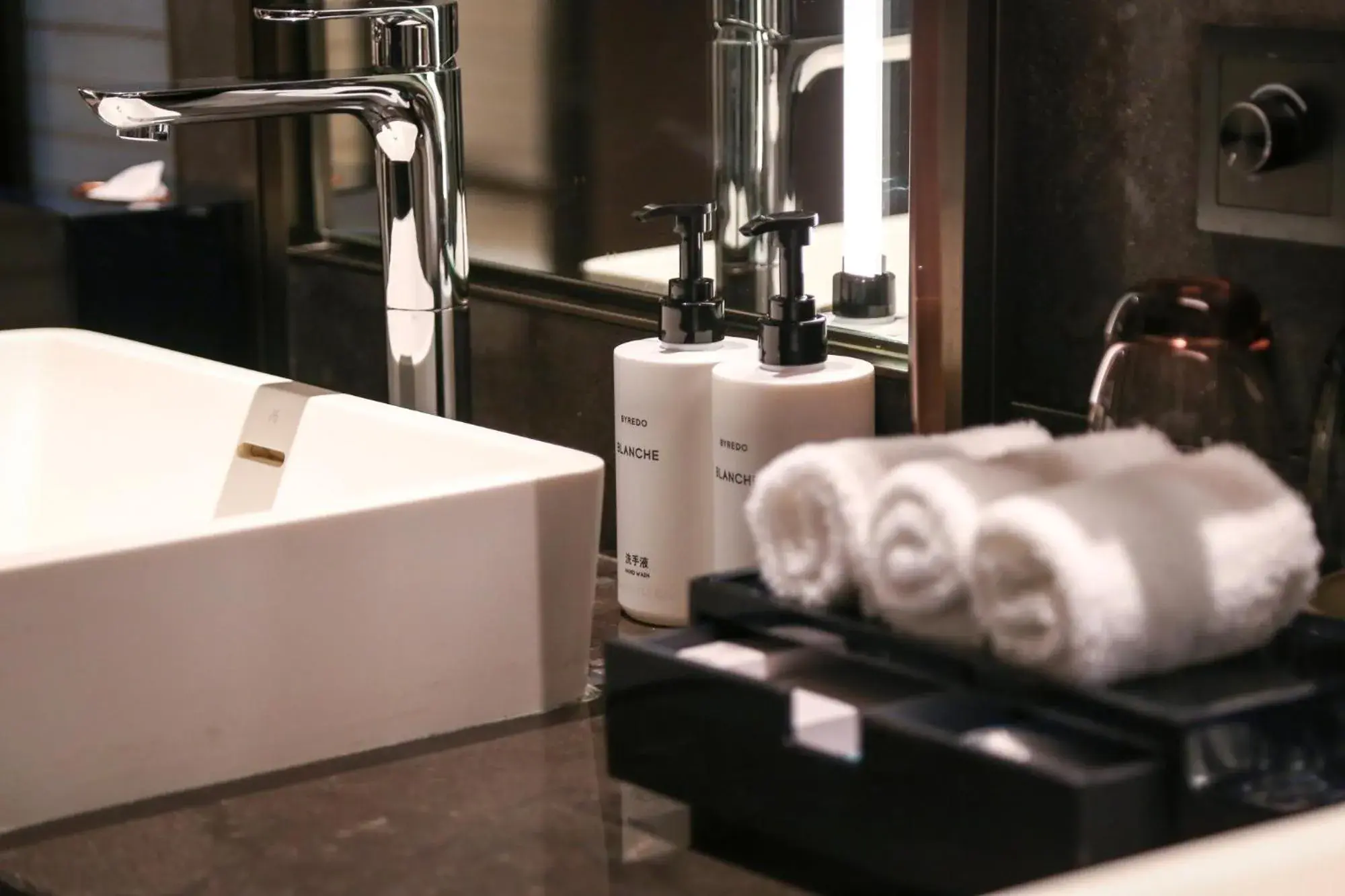 Bathroom in InterContinental Xi'an Hi-Tech Zone Bathroom in InterContinental Xi'an Hi-Tech Zone