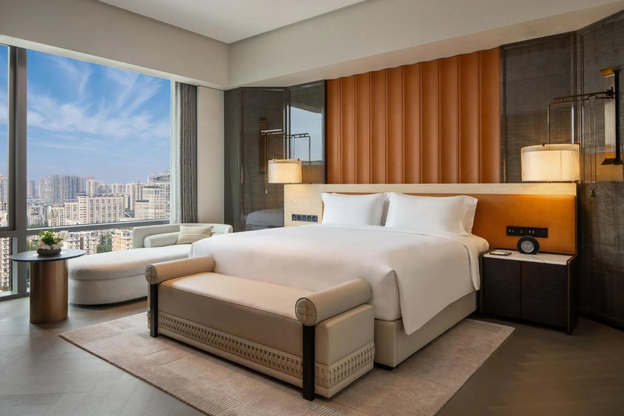 Photo of the whole room, Bed in InterContinental Xi'an Hi-Tech Zone