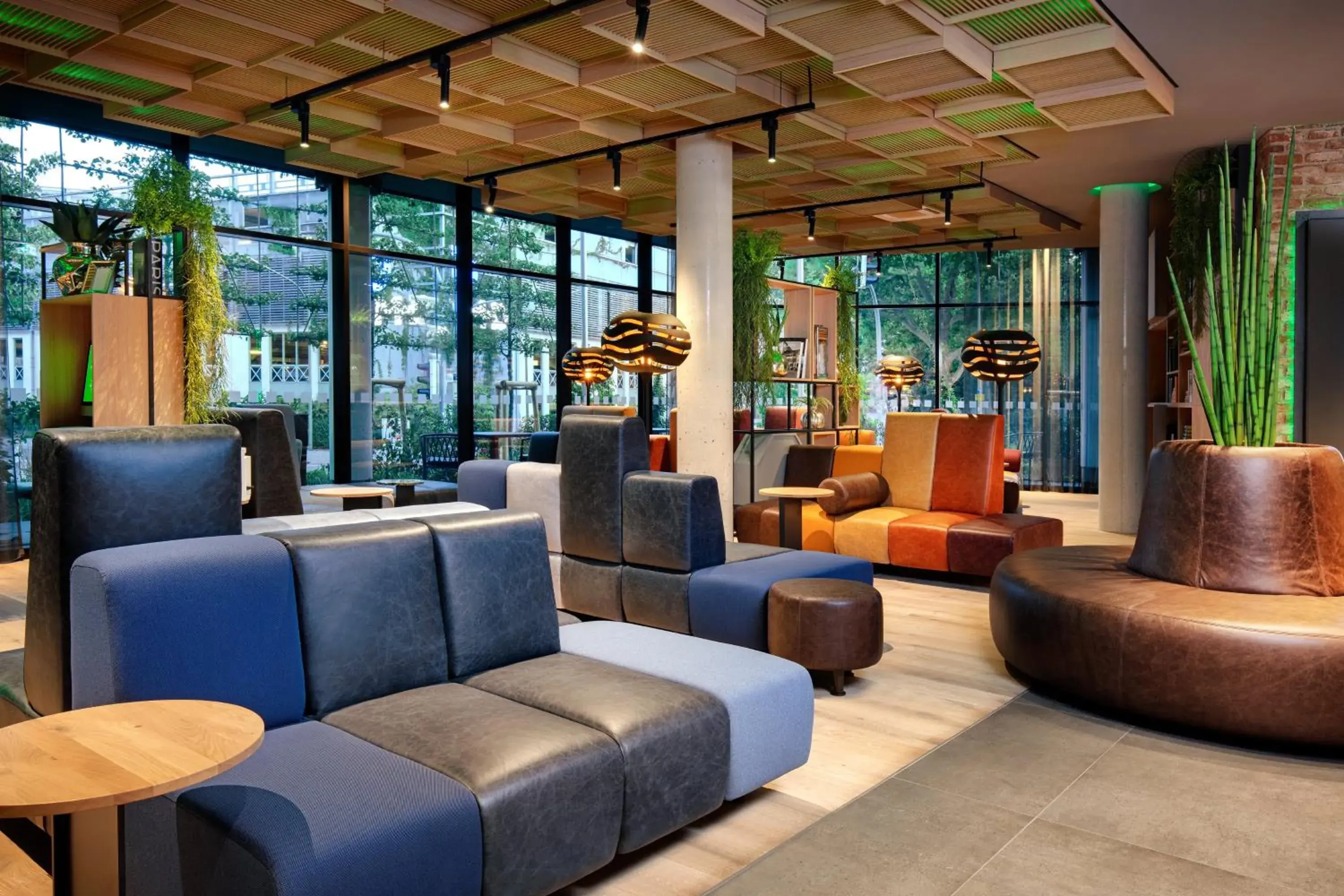 Property building in Holiday Inn - Osnabrück by IHG Property building in Holiday Inn - Osnabrück by IHG