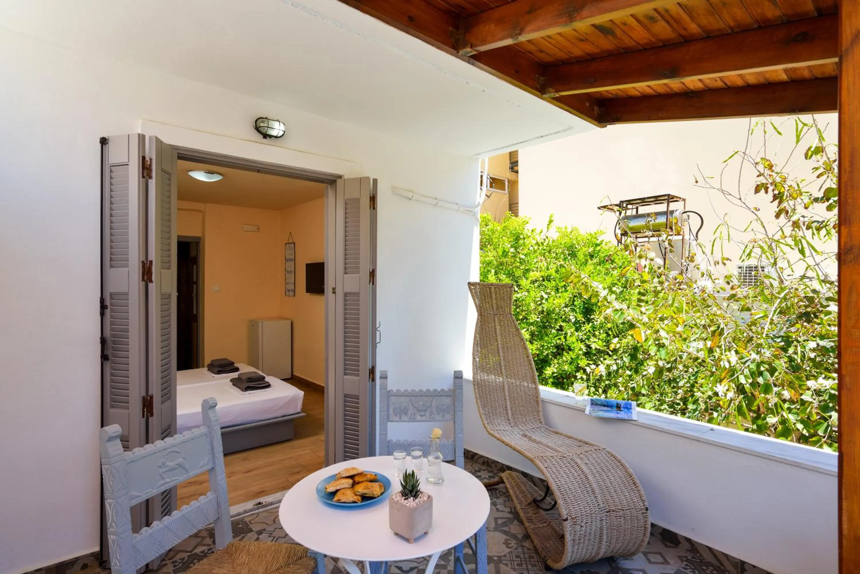 Double Room in Urban Studios Manos
