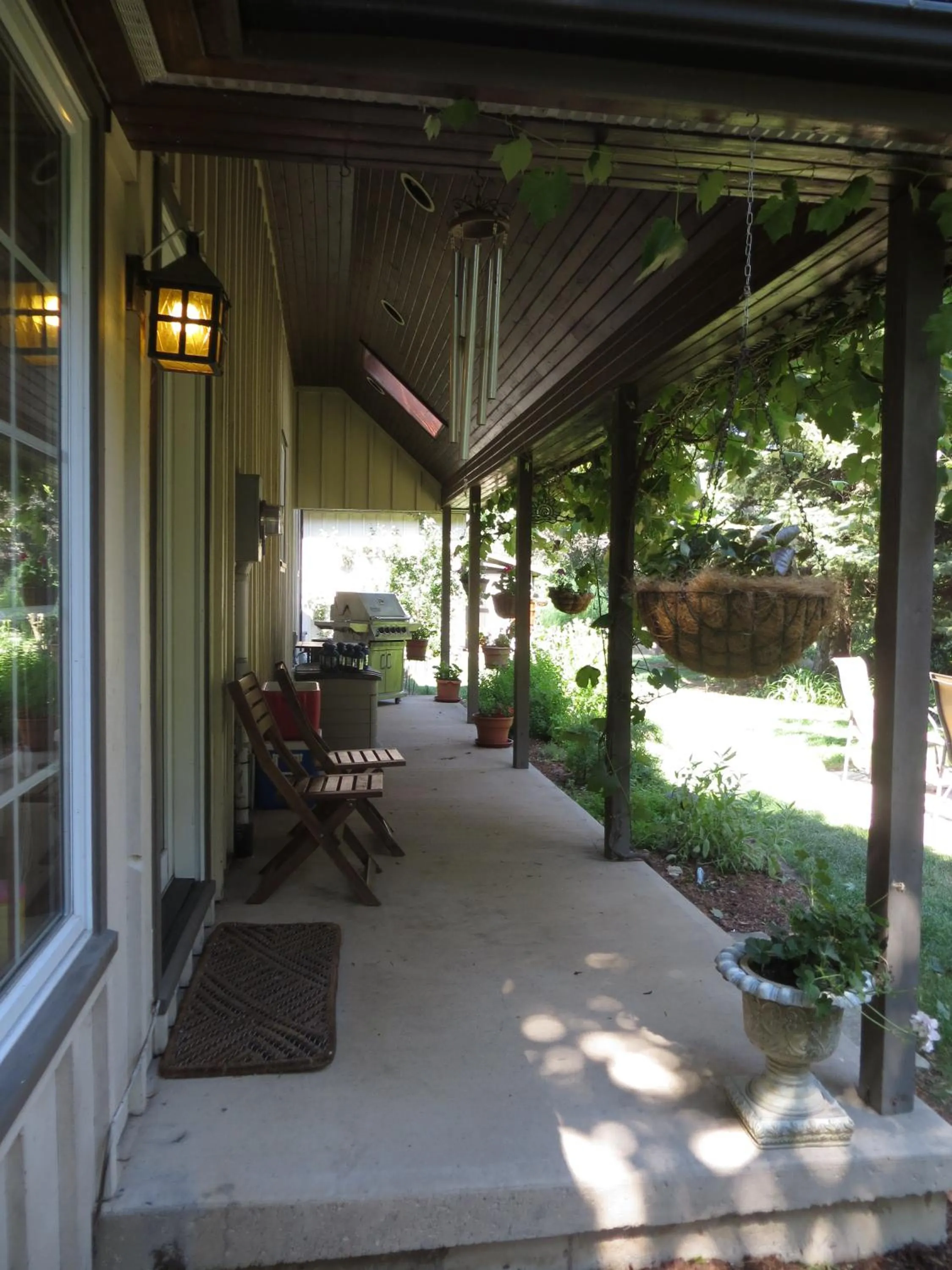 Facade/entrance in Cedar Gables Bed & Breakfast